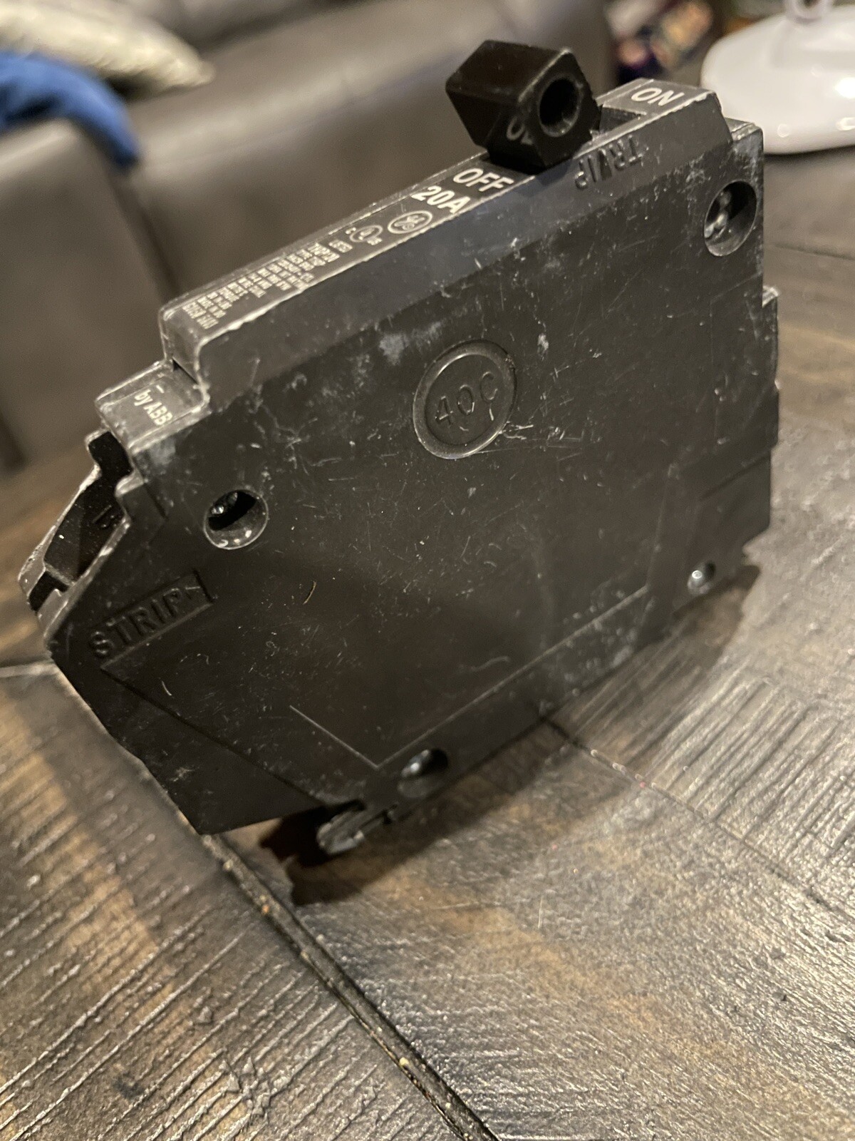 GE Q-Line 20 amps Standard Single Pole Circuit Breaker