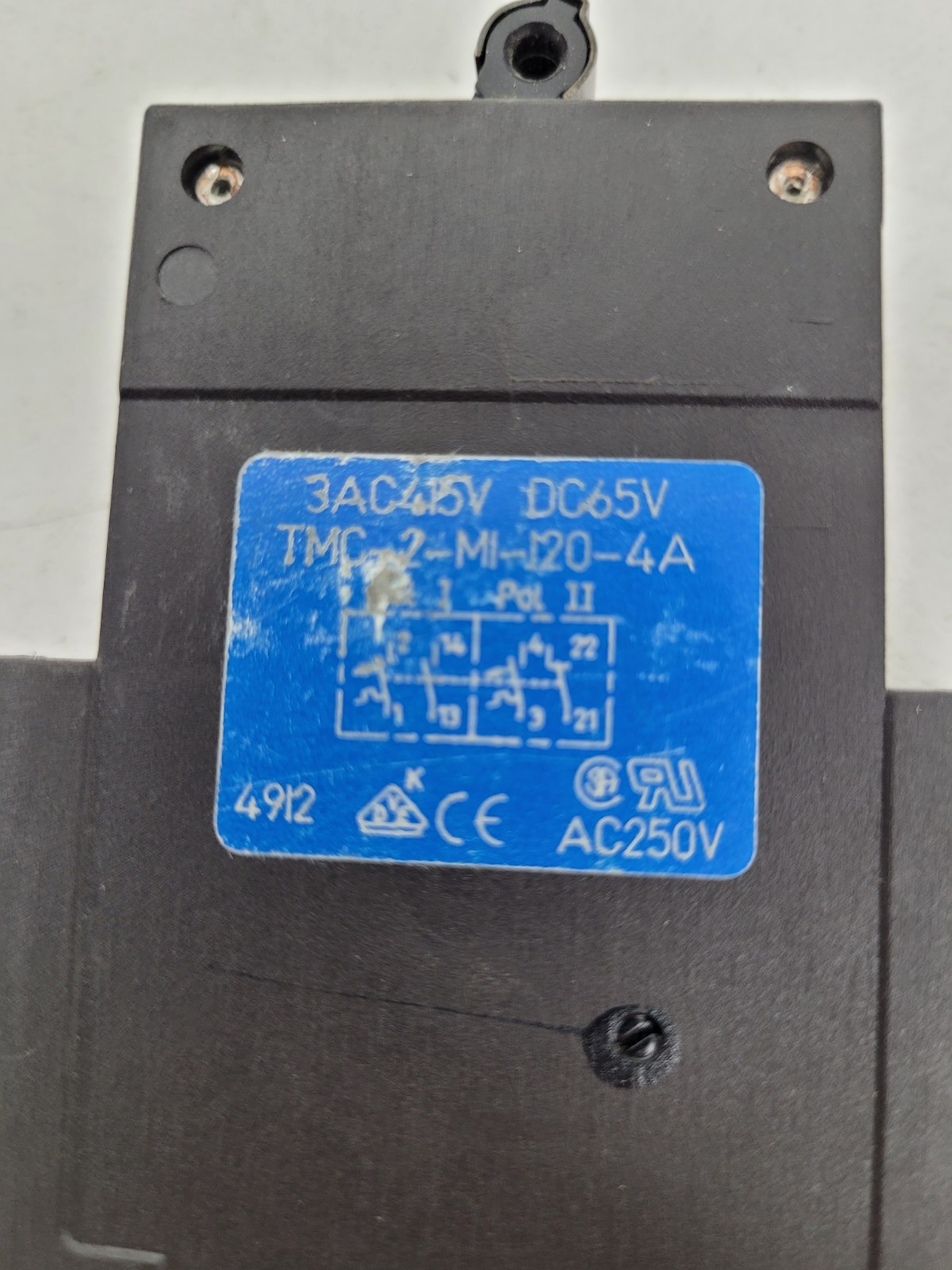 TMC-2-MI-120-4A Phoenix Contact 3AC415V 4 Amp Circuit Breaker – Next Day Option