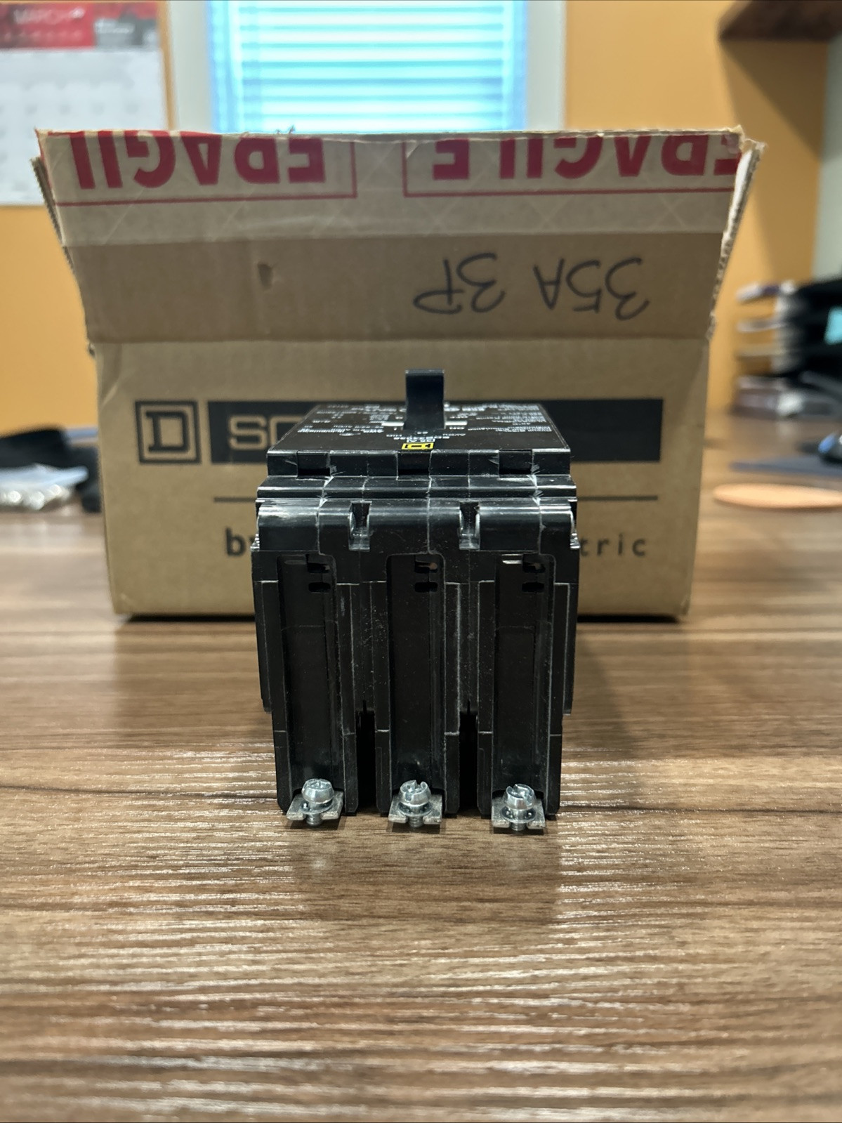 Square D 35A Circuit Breaker – EDB34035