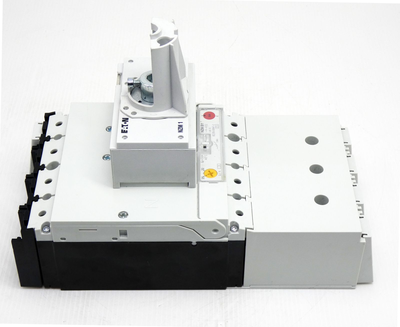Eaton Moeller NZM B1-4-A32 In=32A Circuit Breaker +NZM1 XDV Rotary Actuator – Unused