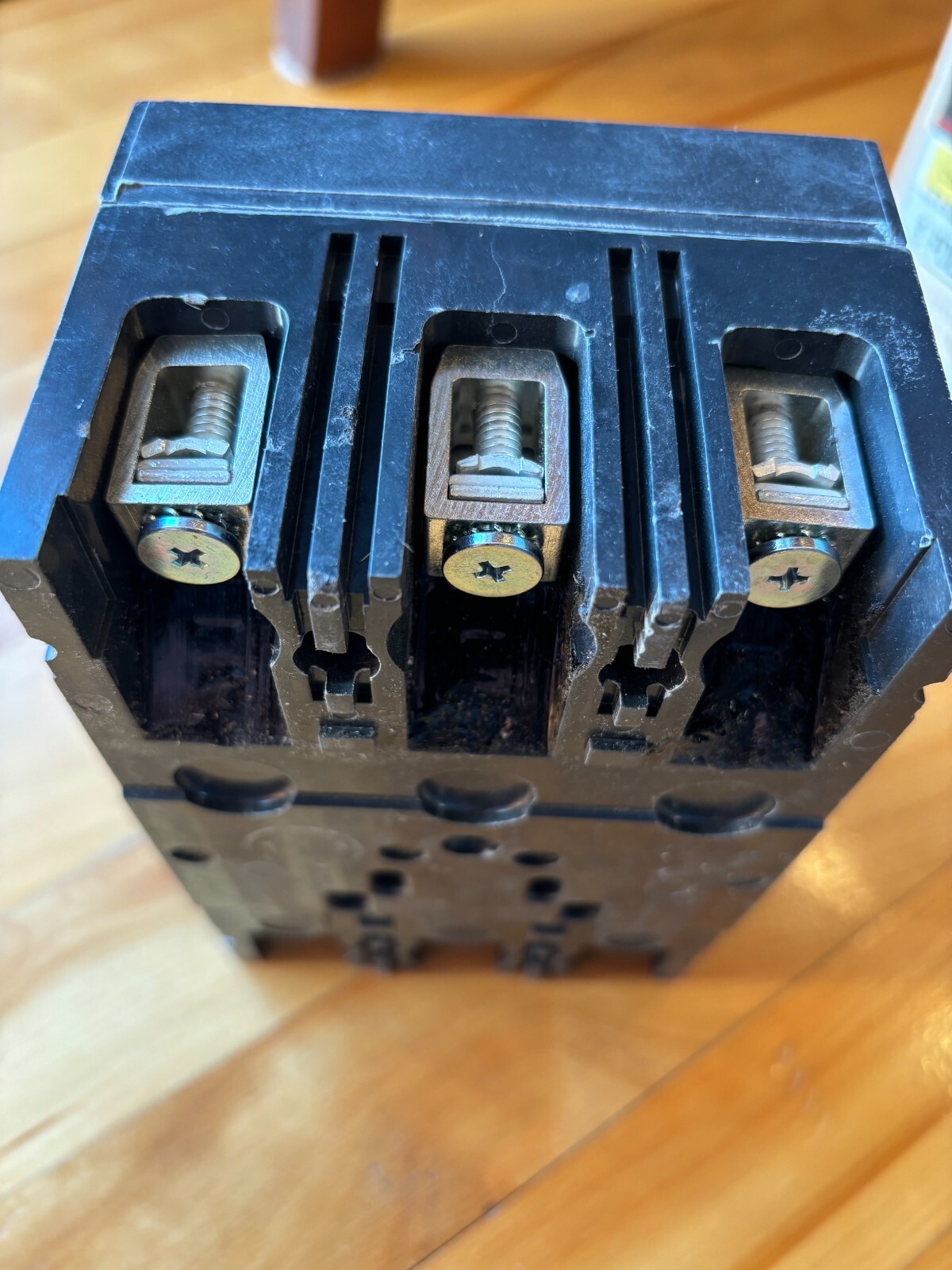 NEW OLD STOCK – IN OPEN BOX – GE THED136045WL 3POLE 45A 600V HI-BREAK BREAKER c