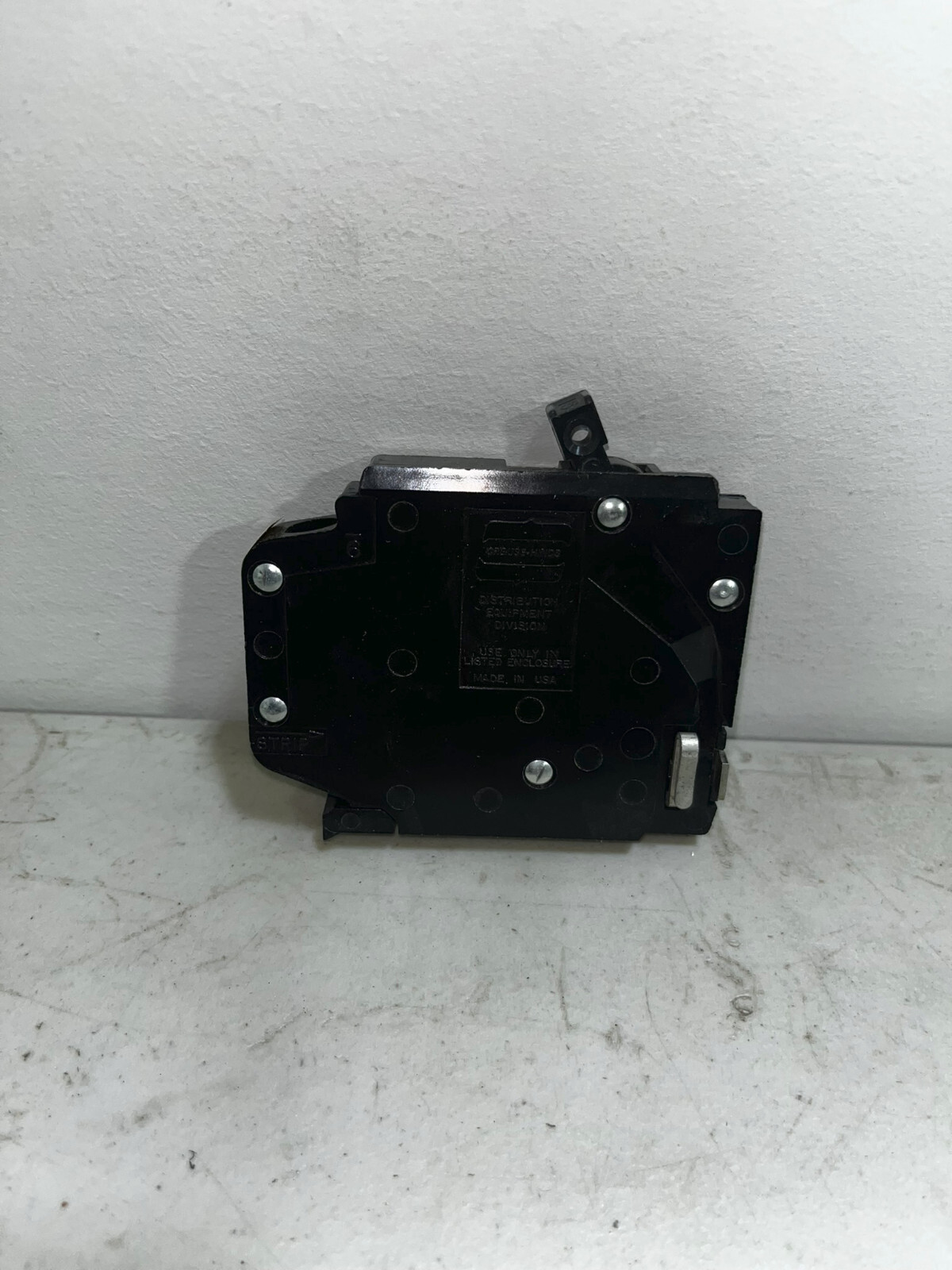 Crouse Hinds MH115-R 120 Circuit Breaker Right Hook