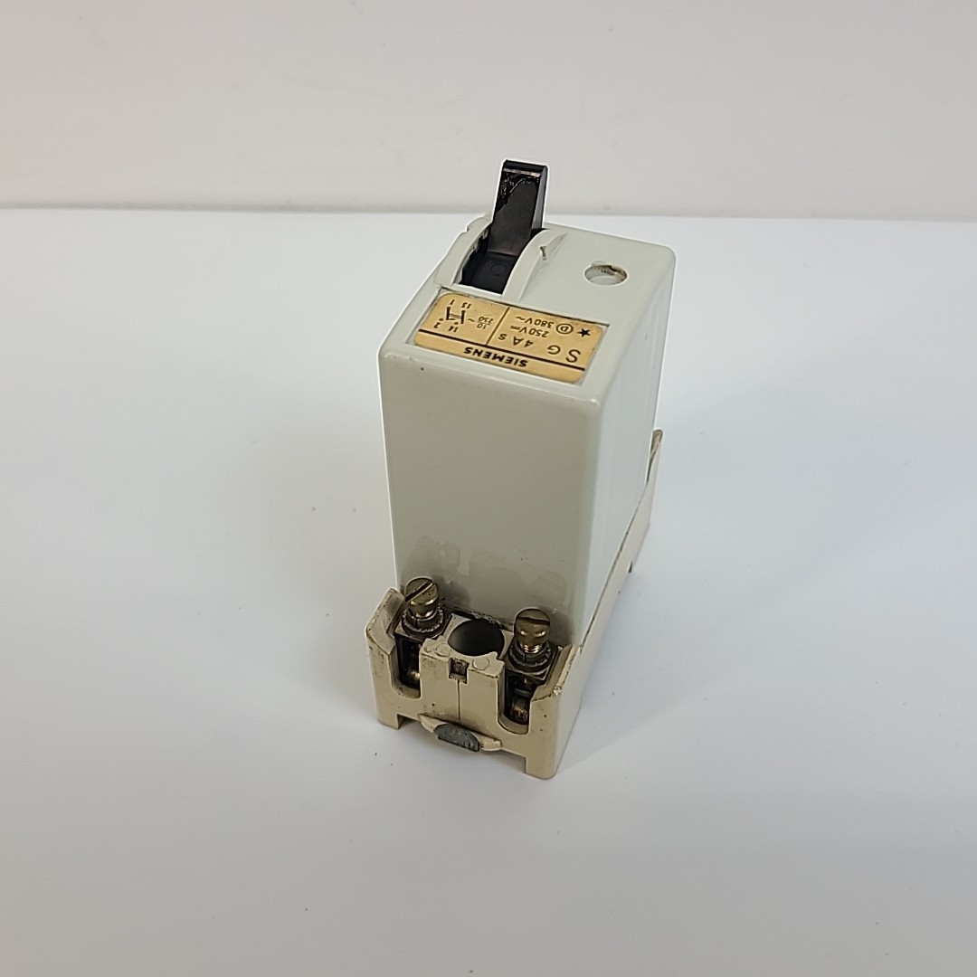 Siemens SG 4A 250VDC 380VAC Circuit Breaker