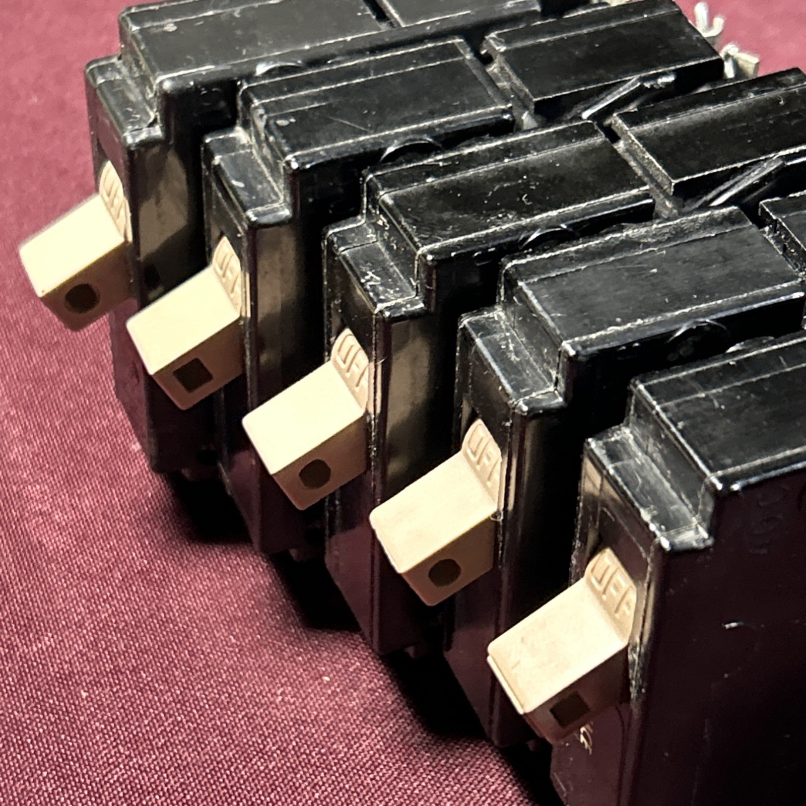 Cutler-Hammer Type CH 1-pole circuit breakers 2-15 A/2-20 A/1-30 A KH-227 Vintag