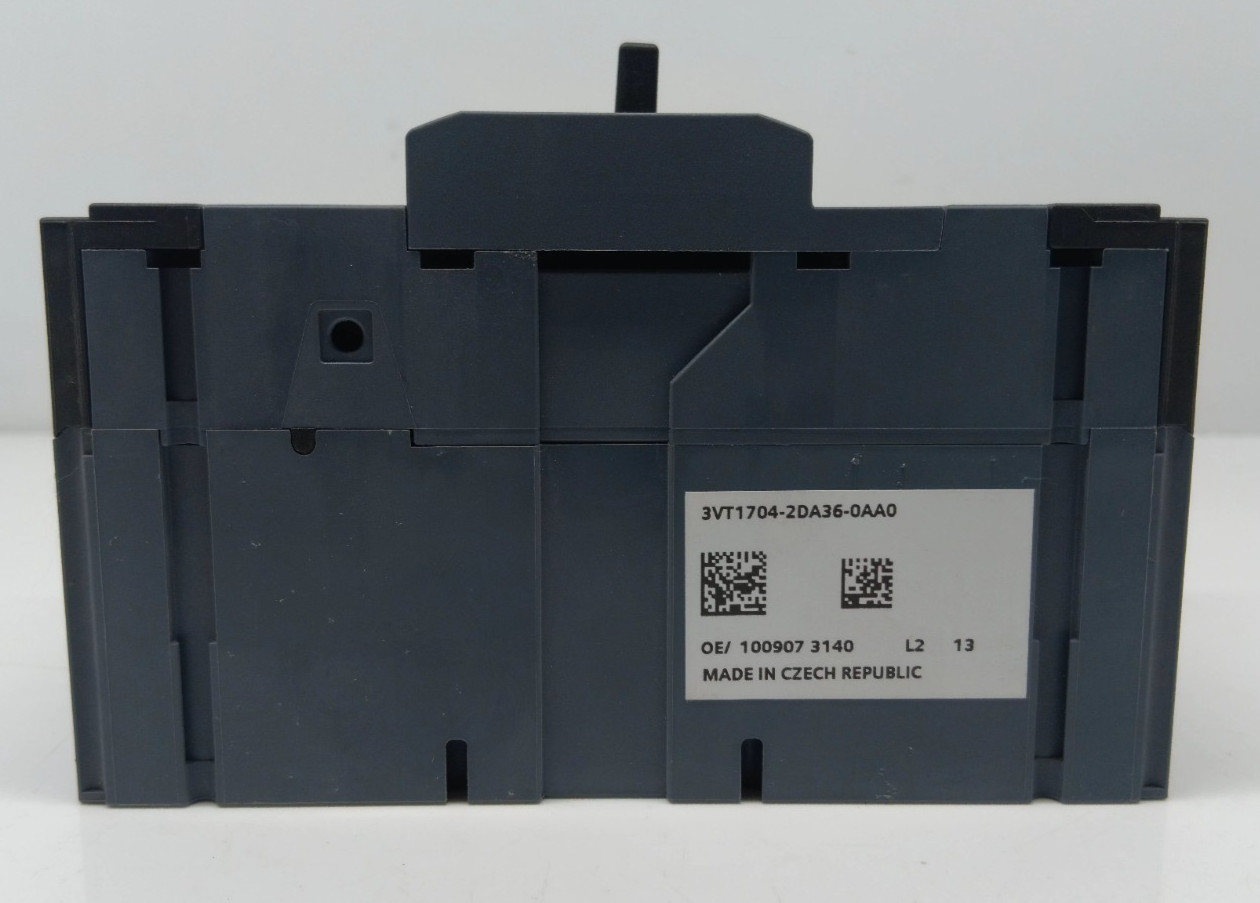 SIEMENS 3VT1 3 POLE 40 AMPS CIRCUIT BREAKER 3VT1704-2DA36-0AA0