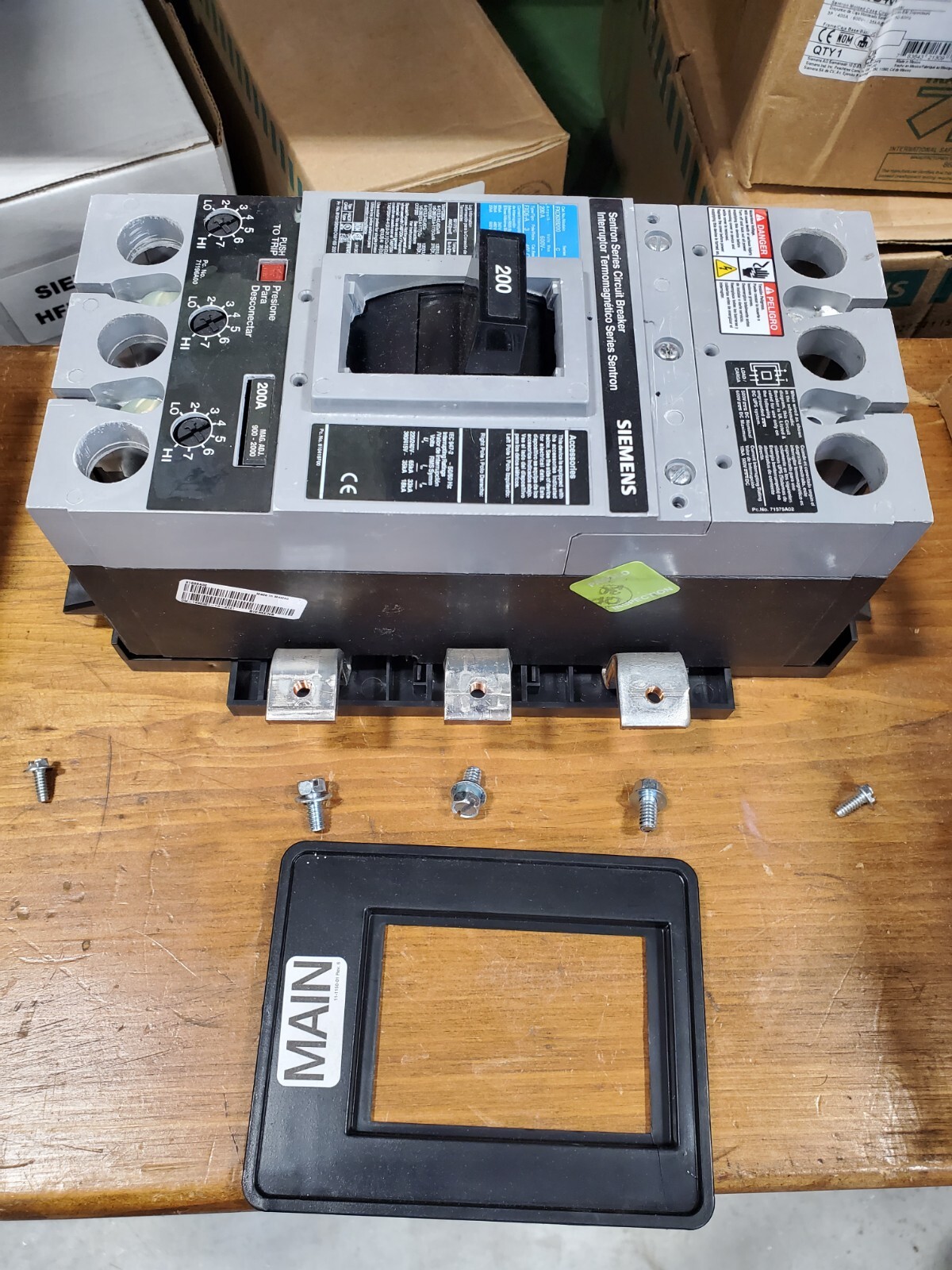 Siemens MBKFD3200A connecting hardware Main / Subfeed kit circuit breaker P1