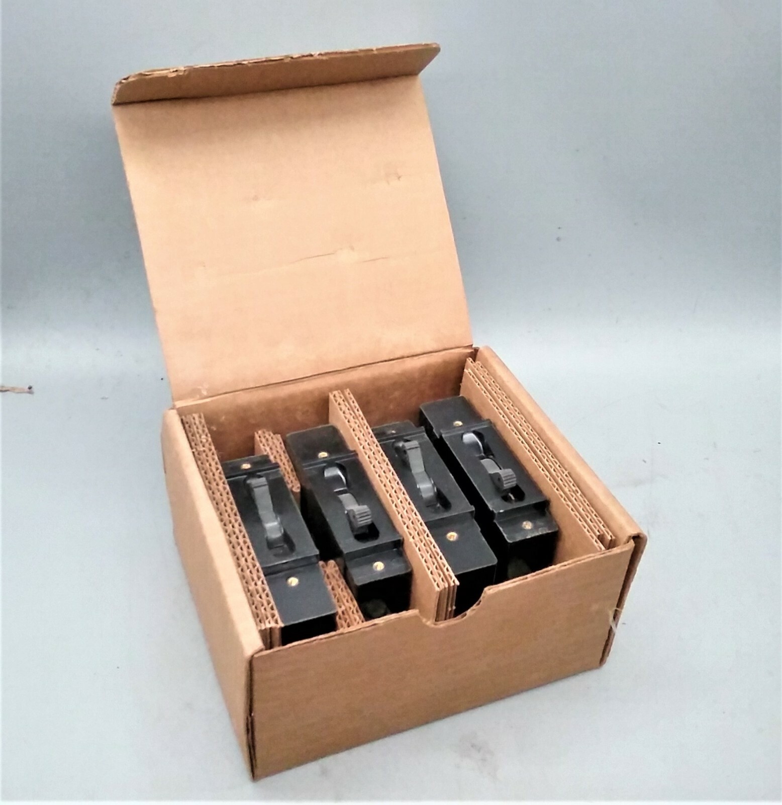 1 NOS Heinemann Electric Co CAT.NO.41-143 Circuit Breaker 20 AMPS @ 120 AC