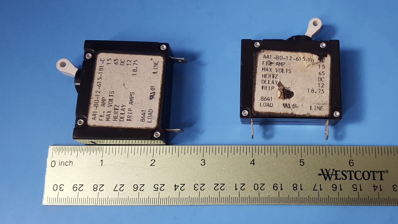 (1 pc) Circuit Breaker, AA1-B0-12-615-1B1-C, CARLING, 65VDC-15A
