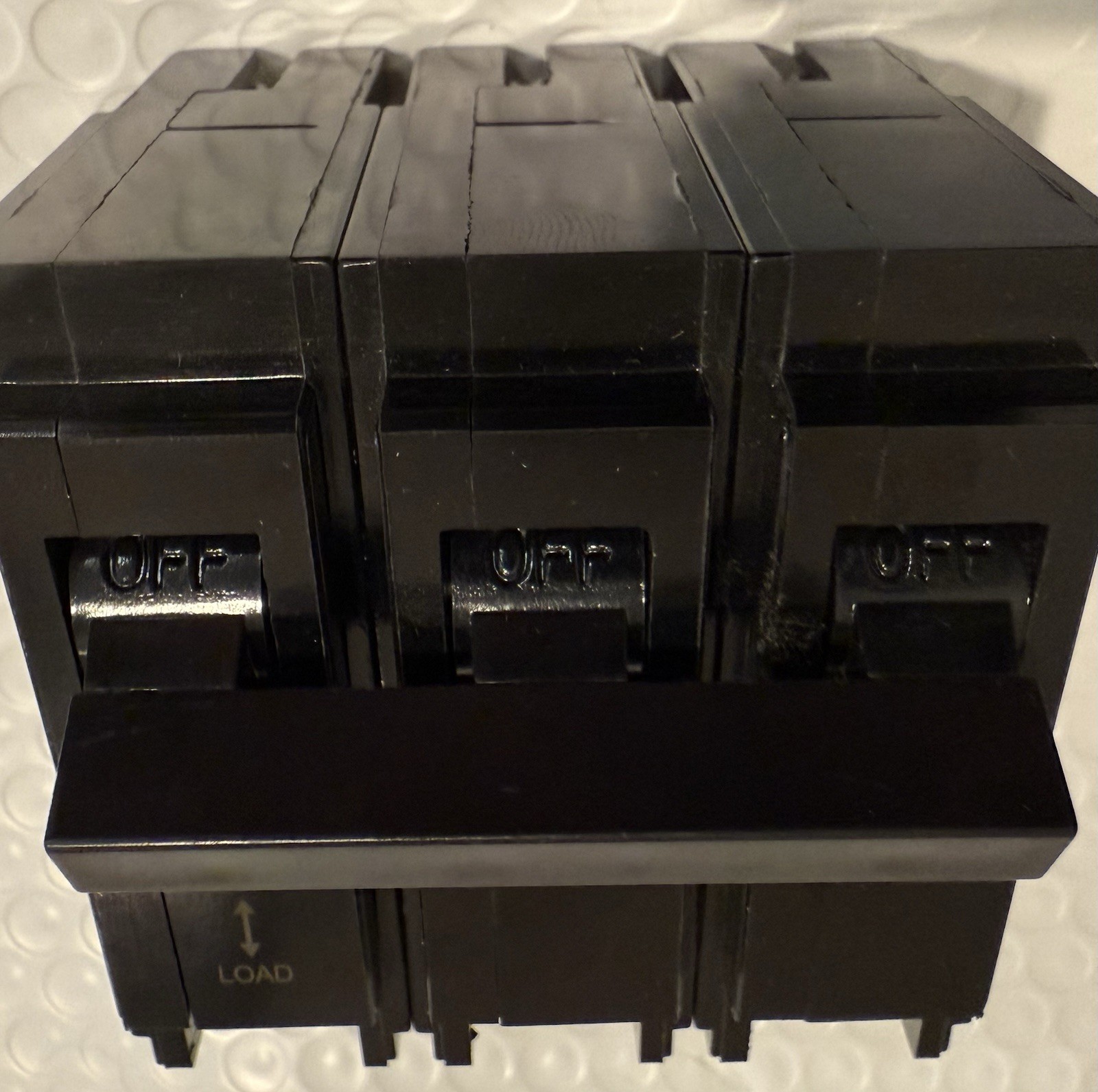 100 Amp 3-Pole Plug-In Circuit Breaker for GE Thick/Q-Line Load Centers NWOB