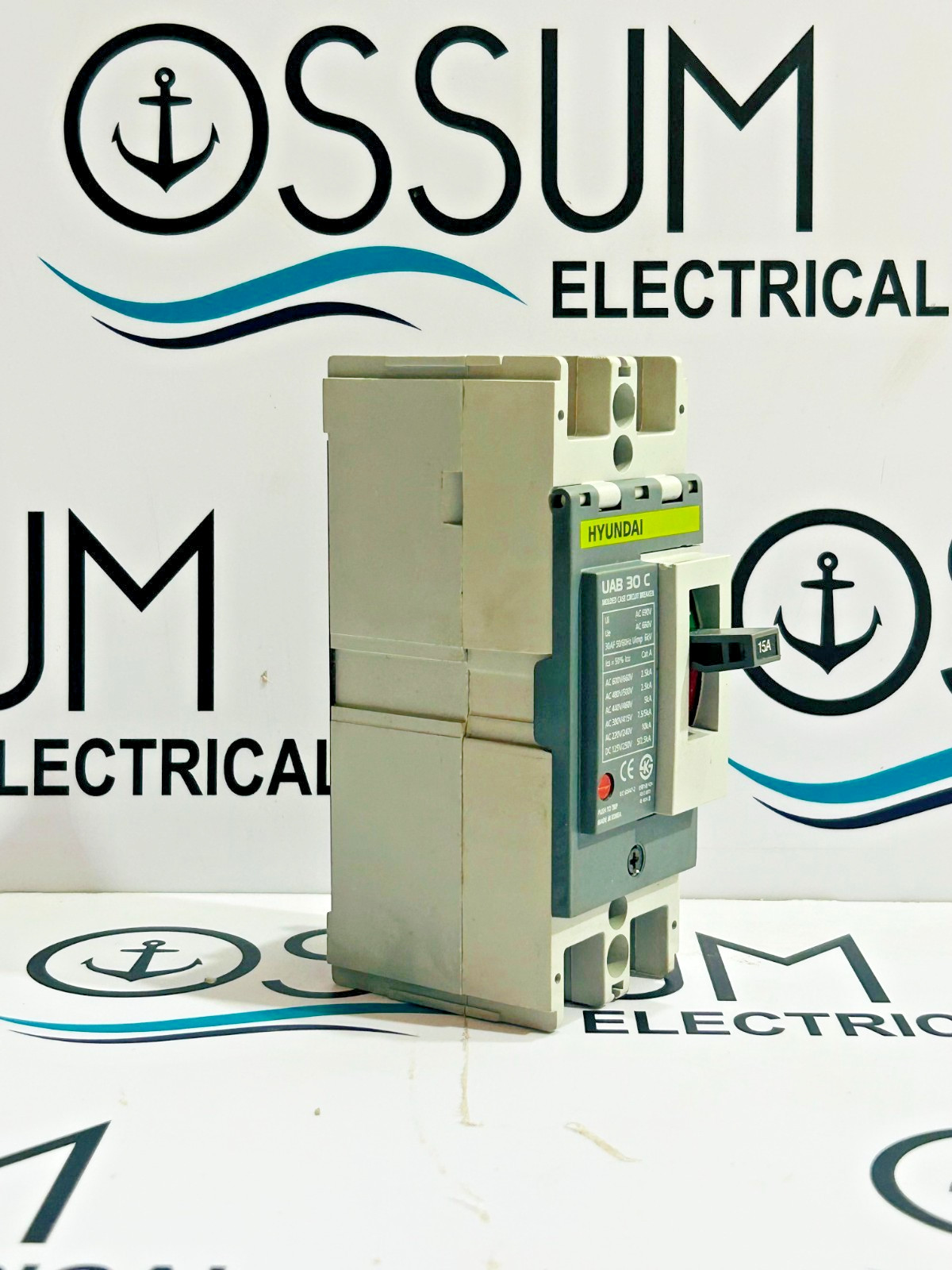 HYUNDAI UAB 30 C 15A MOLDED CASE CIRCUIT BREAKER FREE FAST SHIPPING