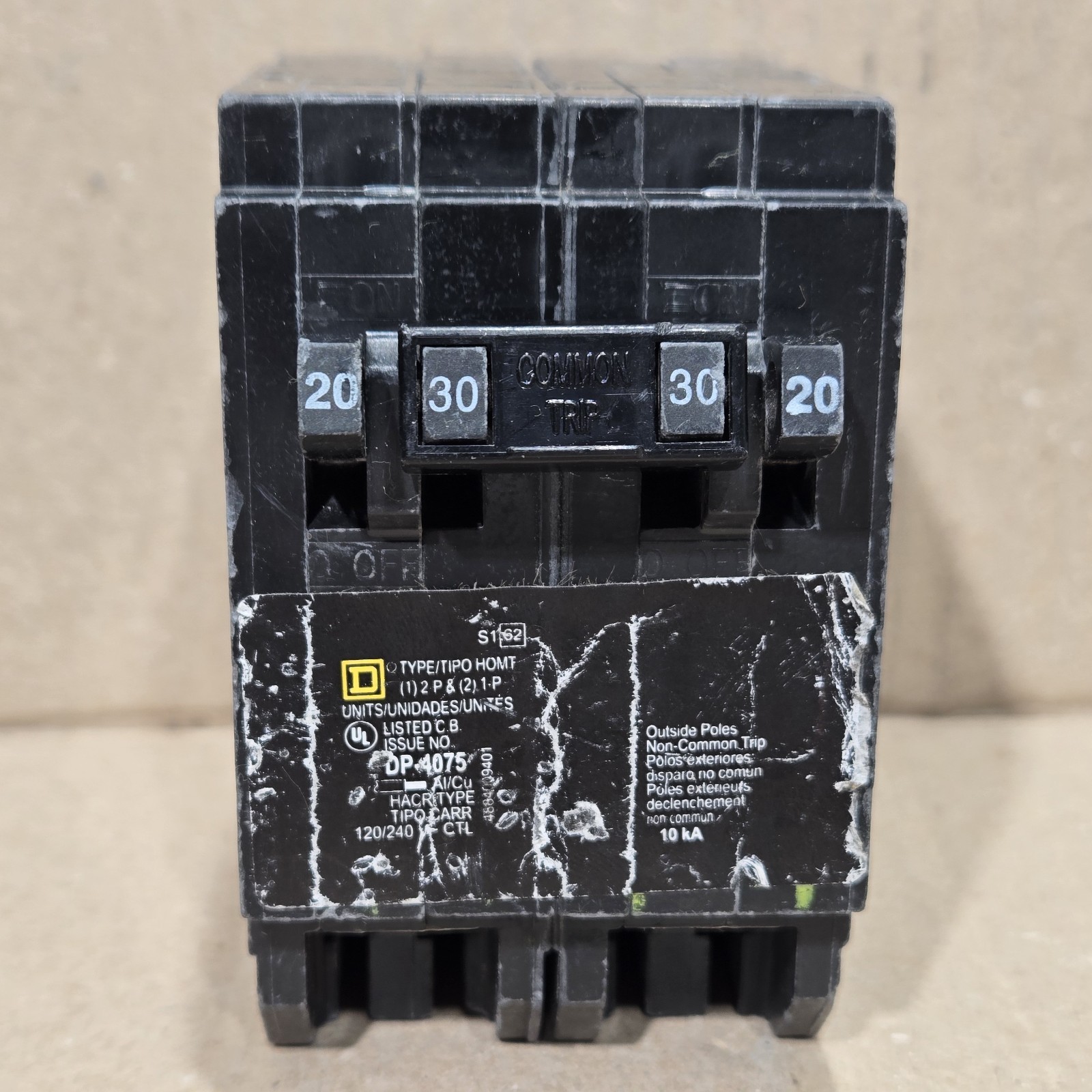 Square D Homeline HOMT2020230CP Quad Circuit Breaker 20/30 Amp
