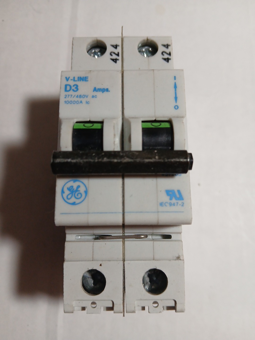 GE GENERAL ELECTRIC V LINE CIRCUIT BREAKER D3 2-POLE 3A 277V 277VAC 480V 480VAC