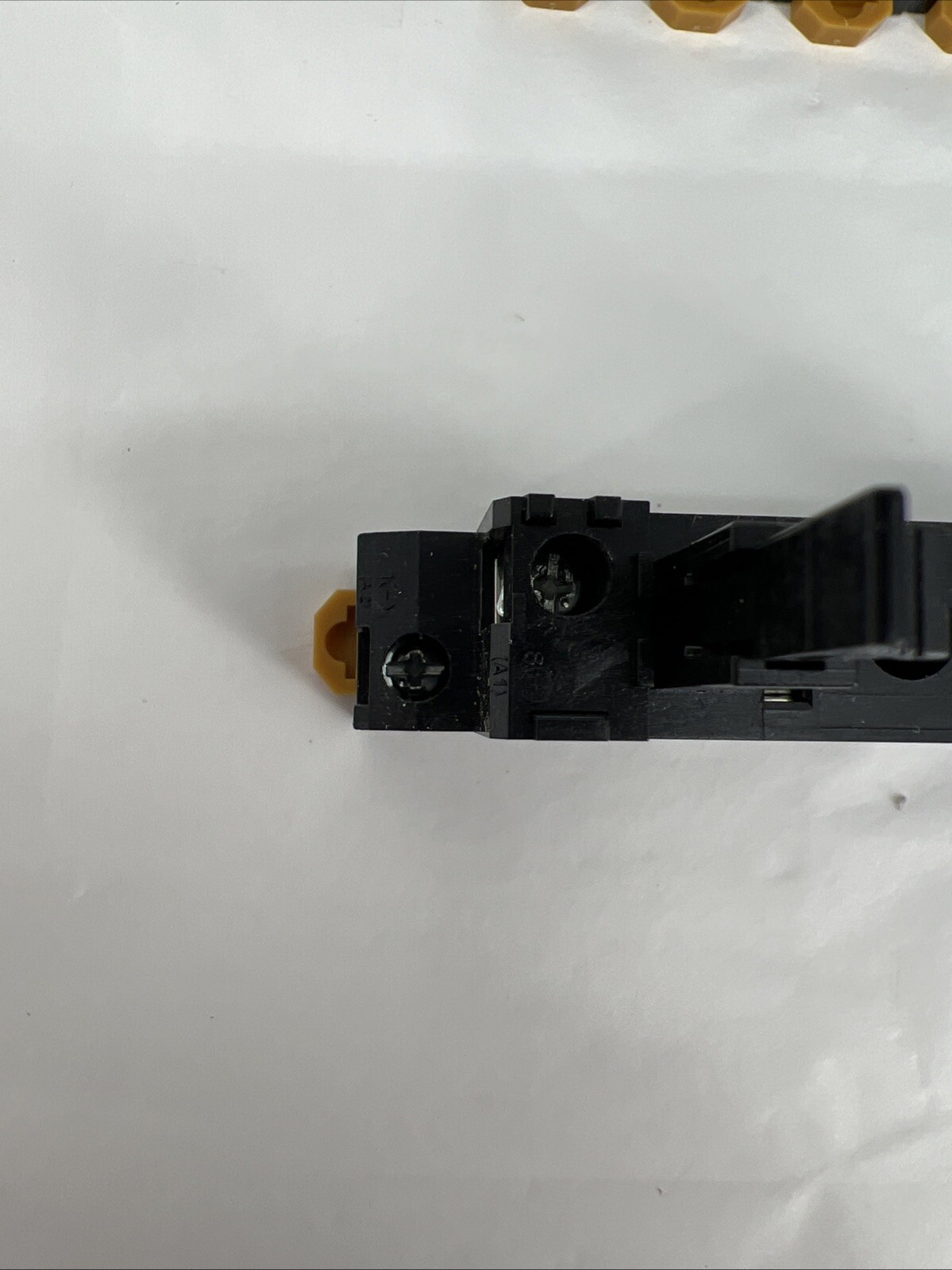Allen Bradley 700-HN122 SER. A, 8 Blade Relay Sockets, 250VAC, 5A (Lot of 10)