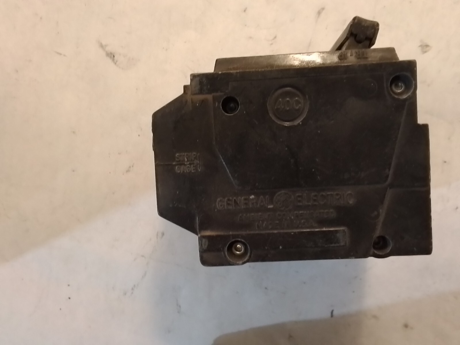 General Electric 20AMP 3 Pole 240 Volt Circuit Breaker (SP369)