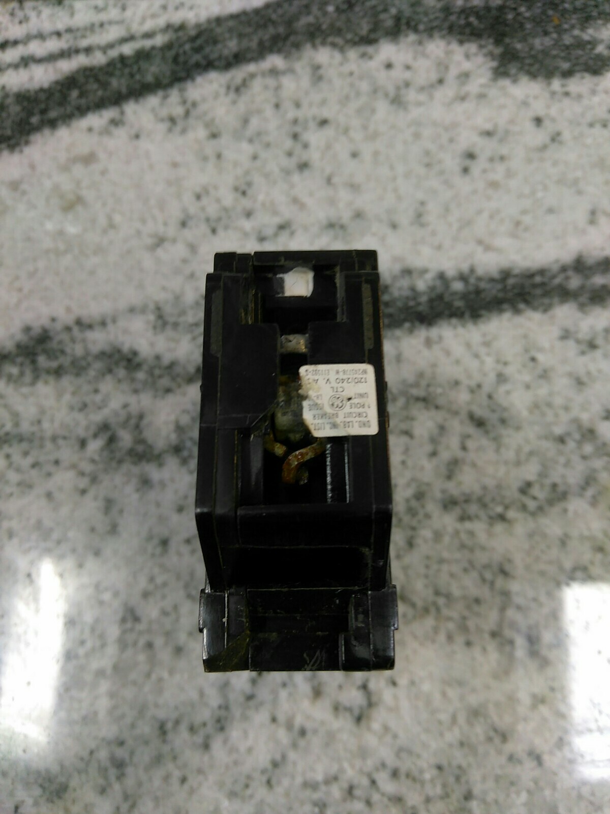 GE TYPE TQL-AC 15AMP, 1 POLE, 120/240VAC GROVE CIRCUIT BREAKER / CHIPS (20CB3
