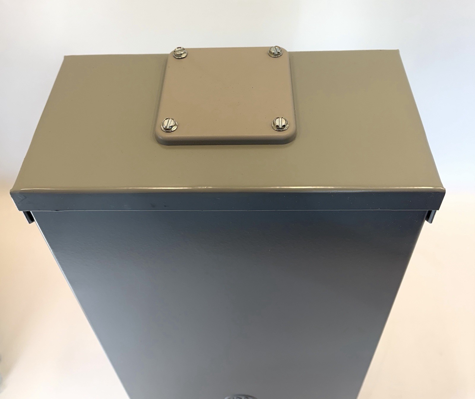 GE 200 Amp Outdoor Enclosed Circuit Breaker Surface Mounted Model THQMV200NREP
