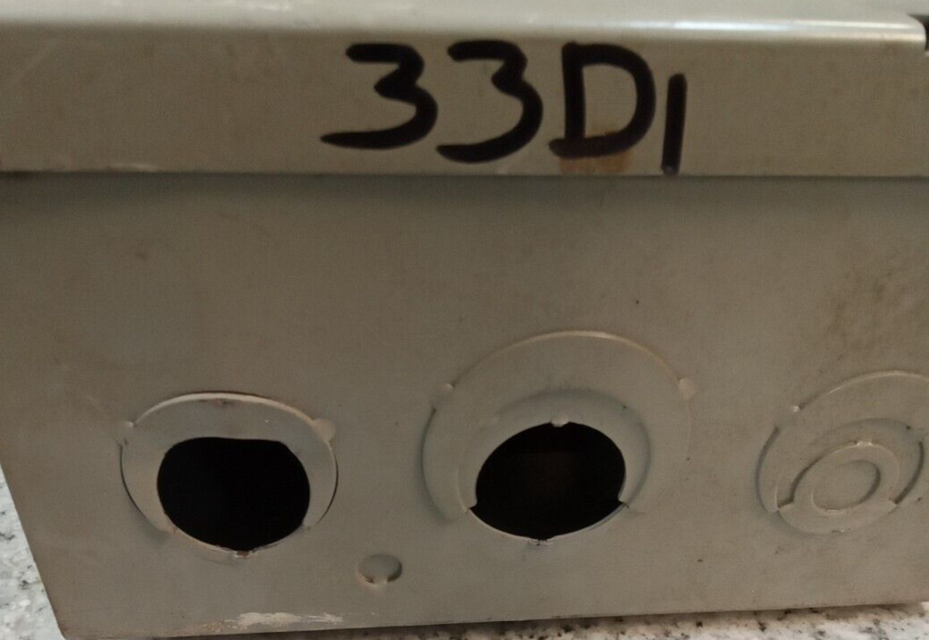 CUTLER HAMMER/DISCONNECT/SWITCH/DG321NGB/30A /3P/240V/FUSIBLE/R1-INDOOR(B33D1