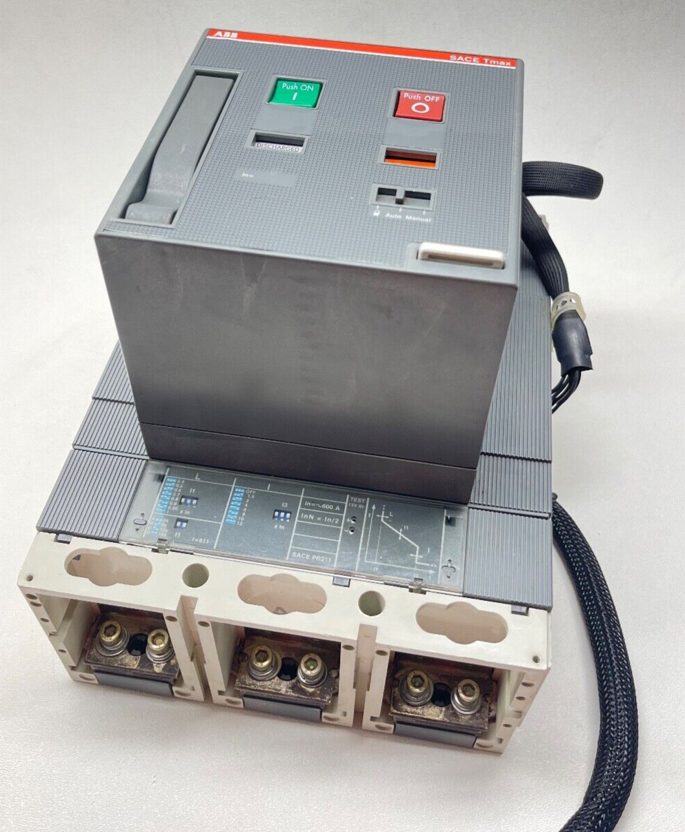 ABB SACE S6N 3P 600A S6N600BW ISOMAX TMAX +ABB KT6M4 MTR OPR T6 110-125VAC/DC