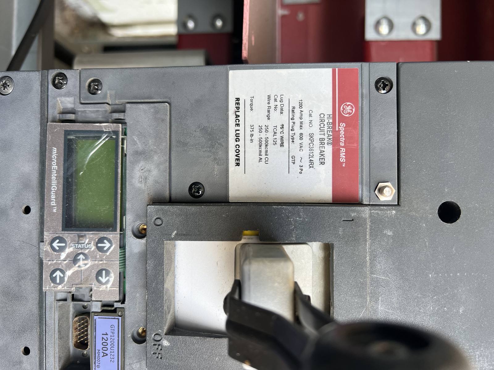 1200 amp commercial metering switchboard main 4000a bus rated indoor