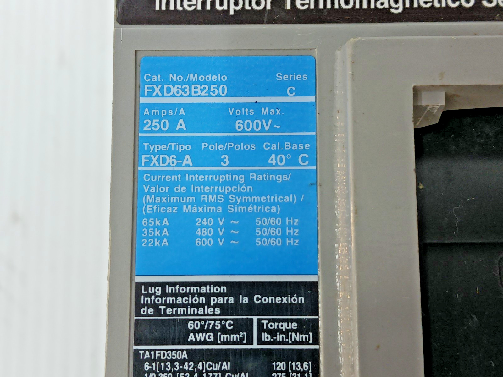 Siemens Sentron 250 Amp Circuit Breaker 3 Pole 600 VAC 35kA FXD63B250 *Flaw*