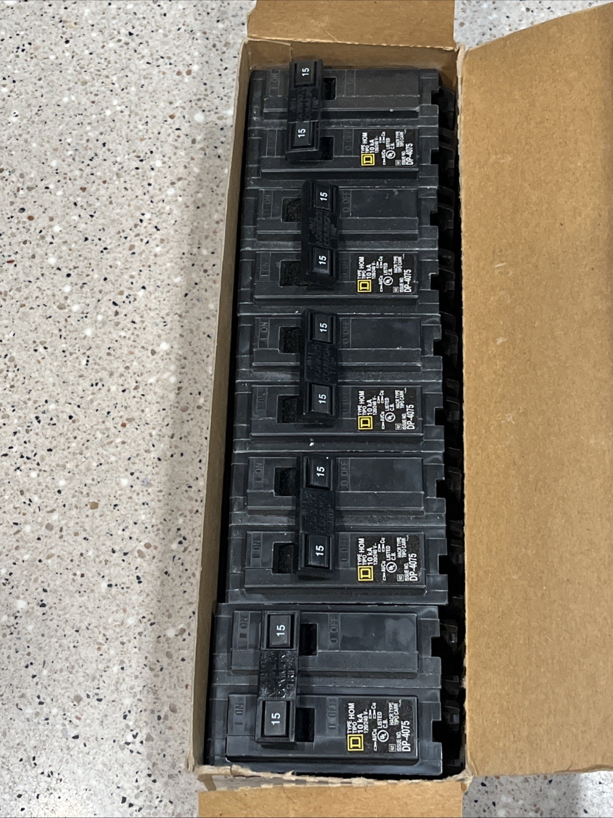 Square D HOM215 (5 PACK) 15 A 2 Pole Circuit Breakers LOT OF 5 NEW, US SELLER