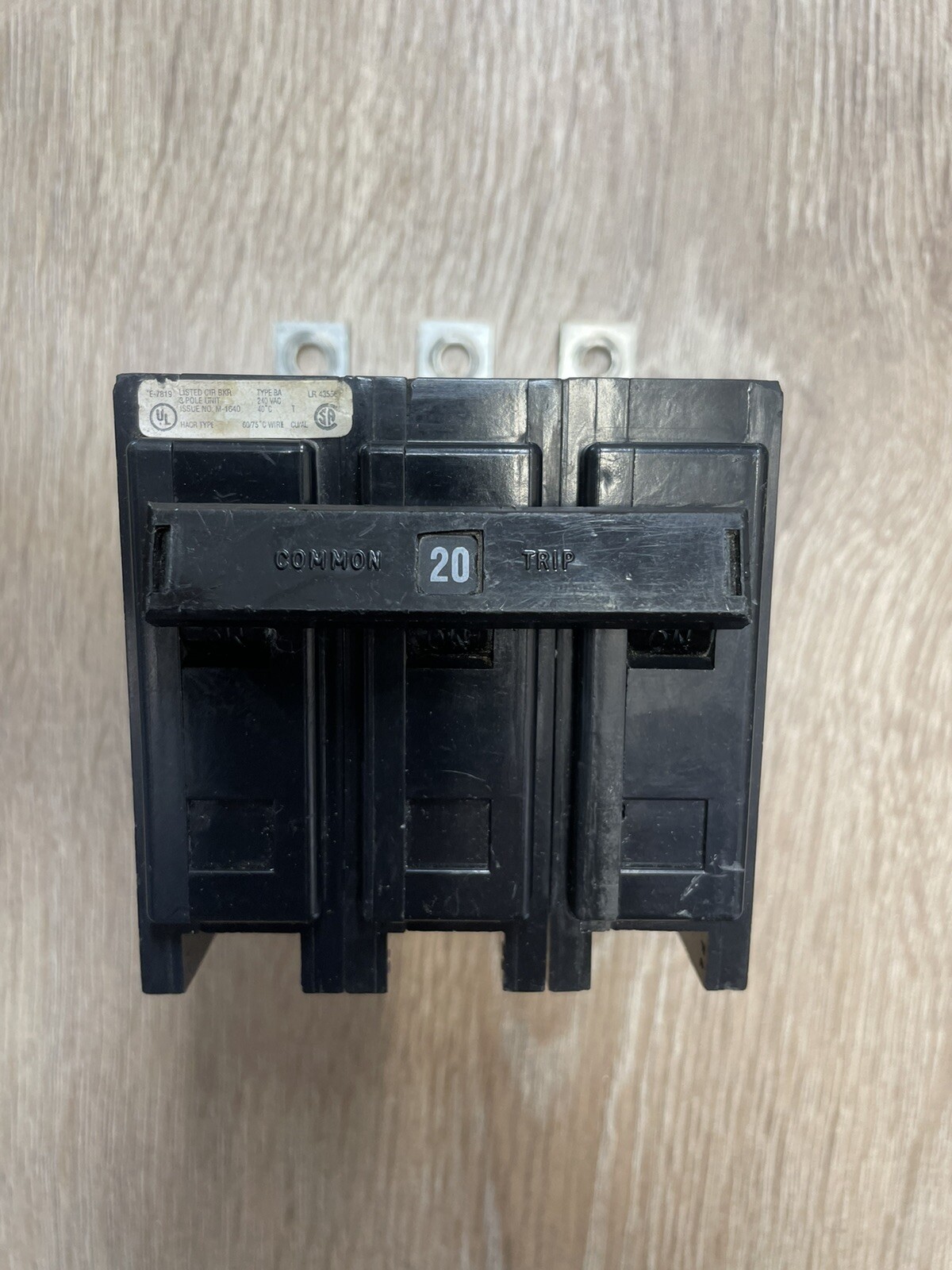 EATON CUTLER HAMMER BAB3020H 3-POLE 20A 240V BOLT ON TYPE BA C/B