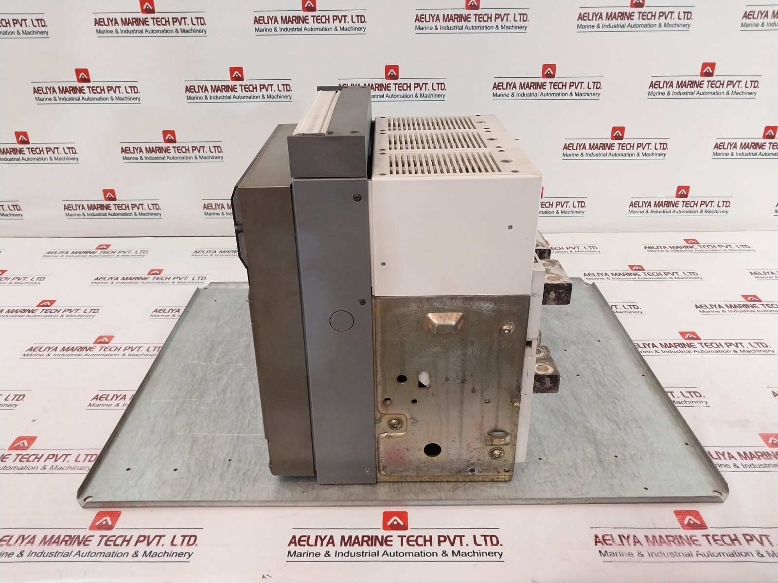 ABB SACE E2N 12 Circuit Breaker 690V 55KA X 1S 110-120V 50-60HZ 1250A