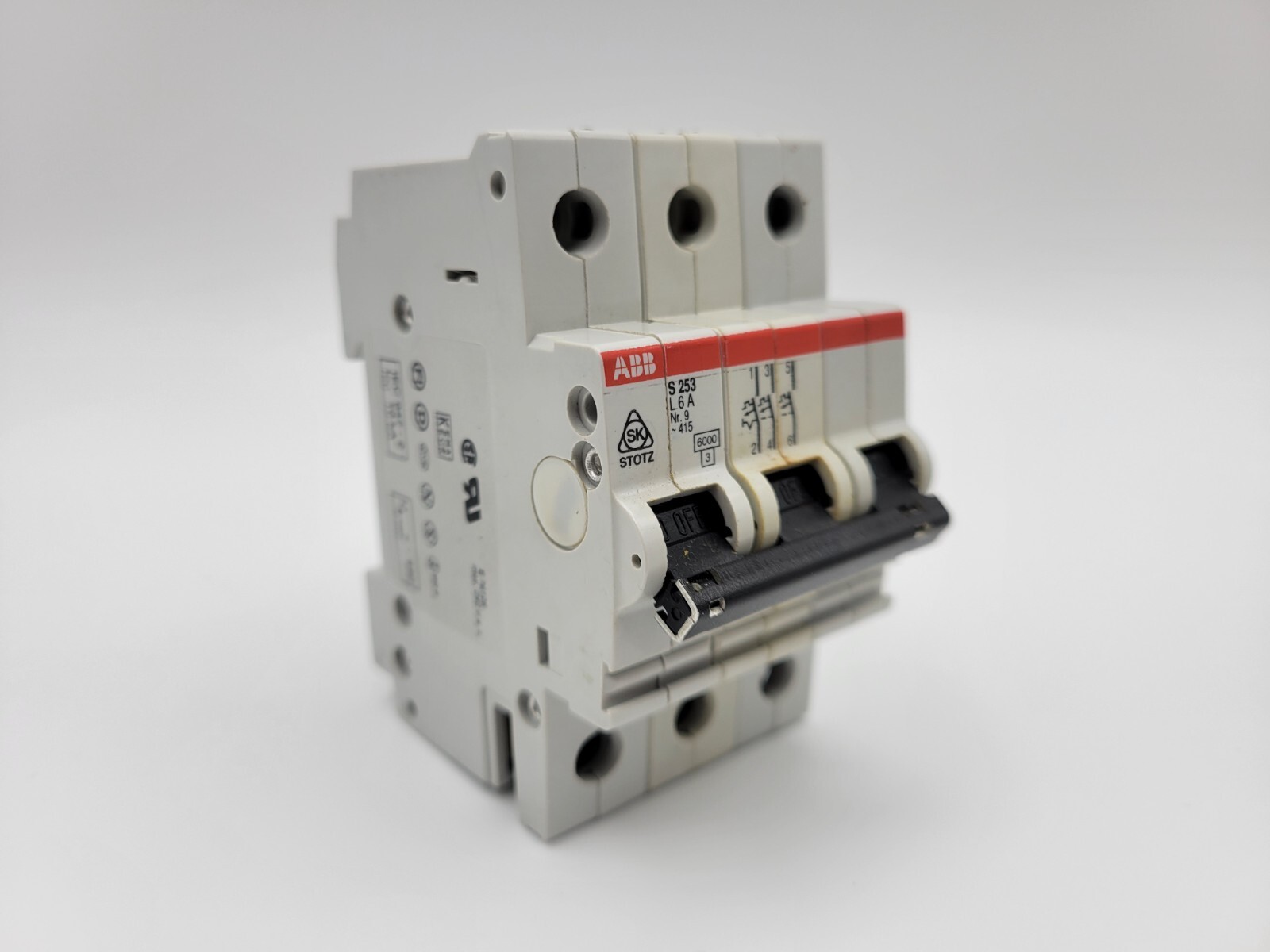 ABB S253-L6 DIN Rail Mount Circuit Breaker 6 Amp 480 Volt AC 3 Pole 3 Phase