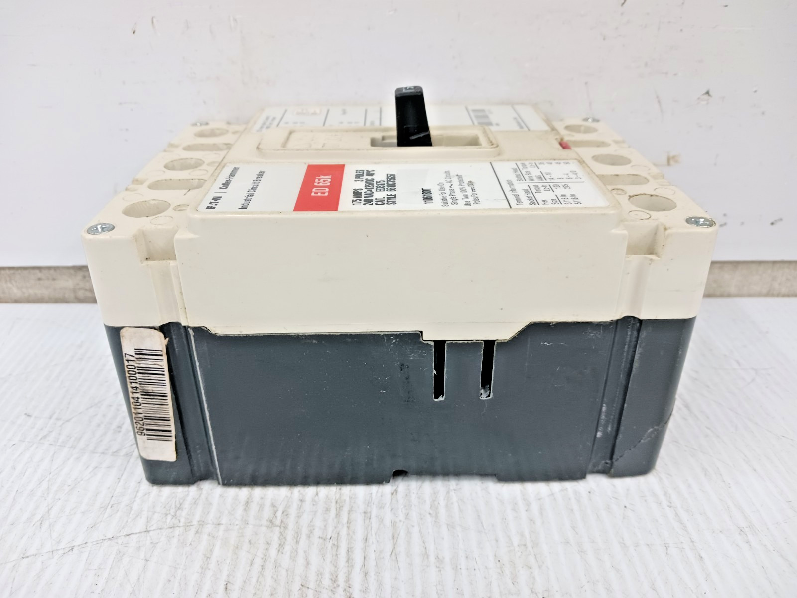 Eaton / Cutler-Hammer 175 Amp Circuit Breaker 3 Pole 240 VAC ED3175 *Flaw*