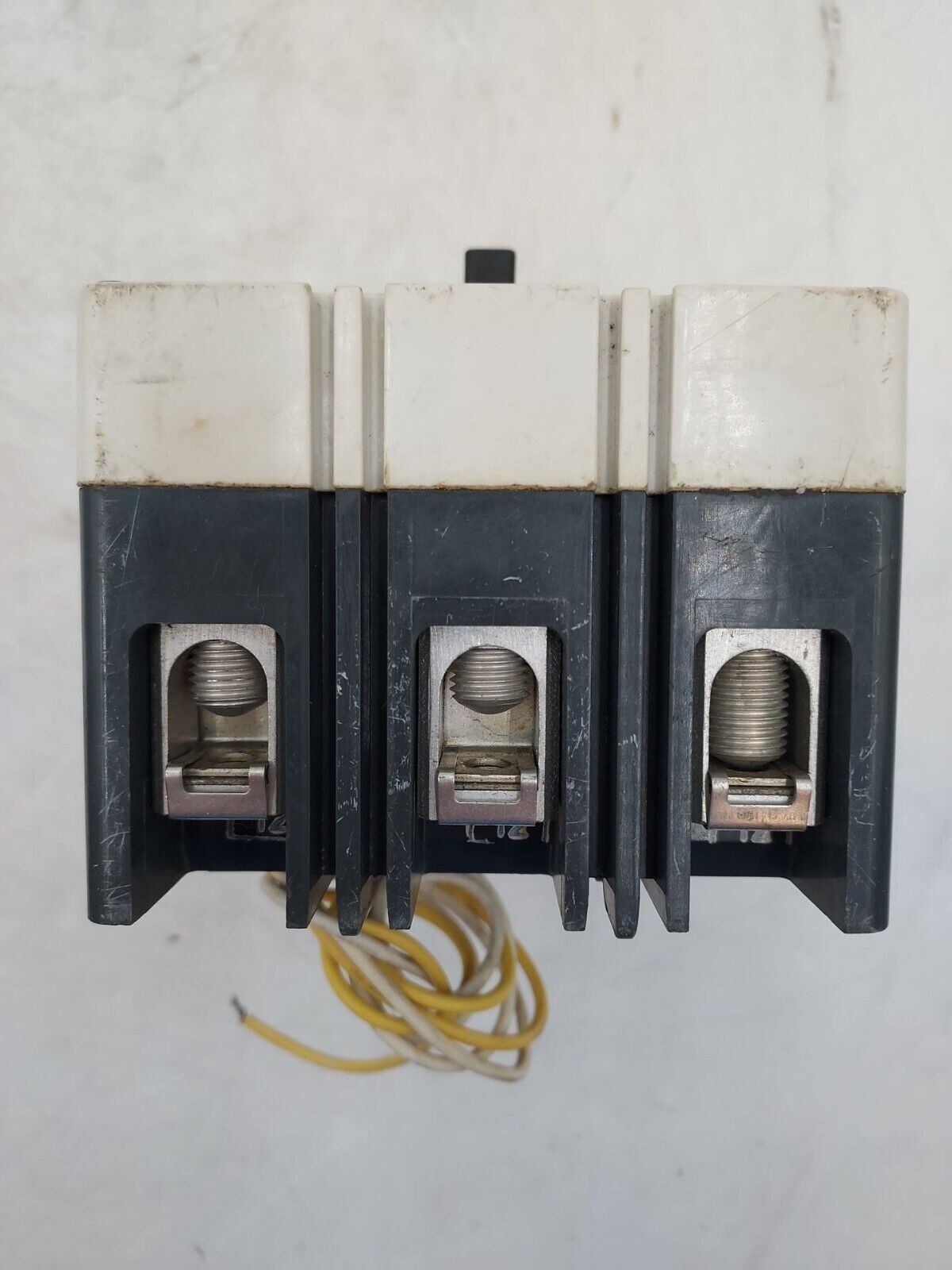 EATON CH ED3150L Circuit Breaker 150A 3P 240V ED 65k 150 Amp Shunt Bolt On