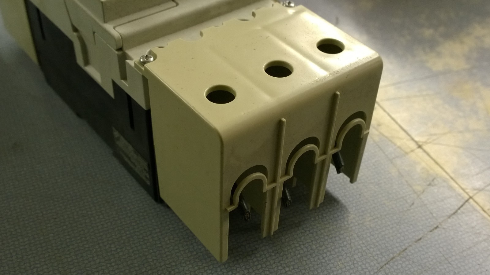 Mitsubishi Electric NF100-HRU3015 15 Amp 480 V-AC No-Fuse Breaker – Working
