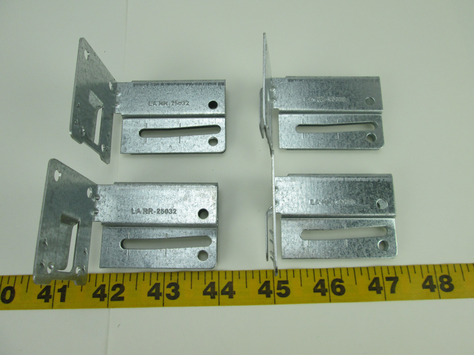 New Lot of 4 GE Spectra LA RR-25032 Circuit Breaker Mounting Bracket Metal CS