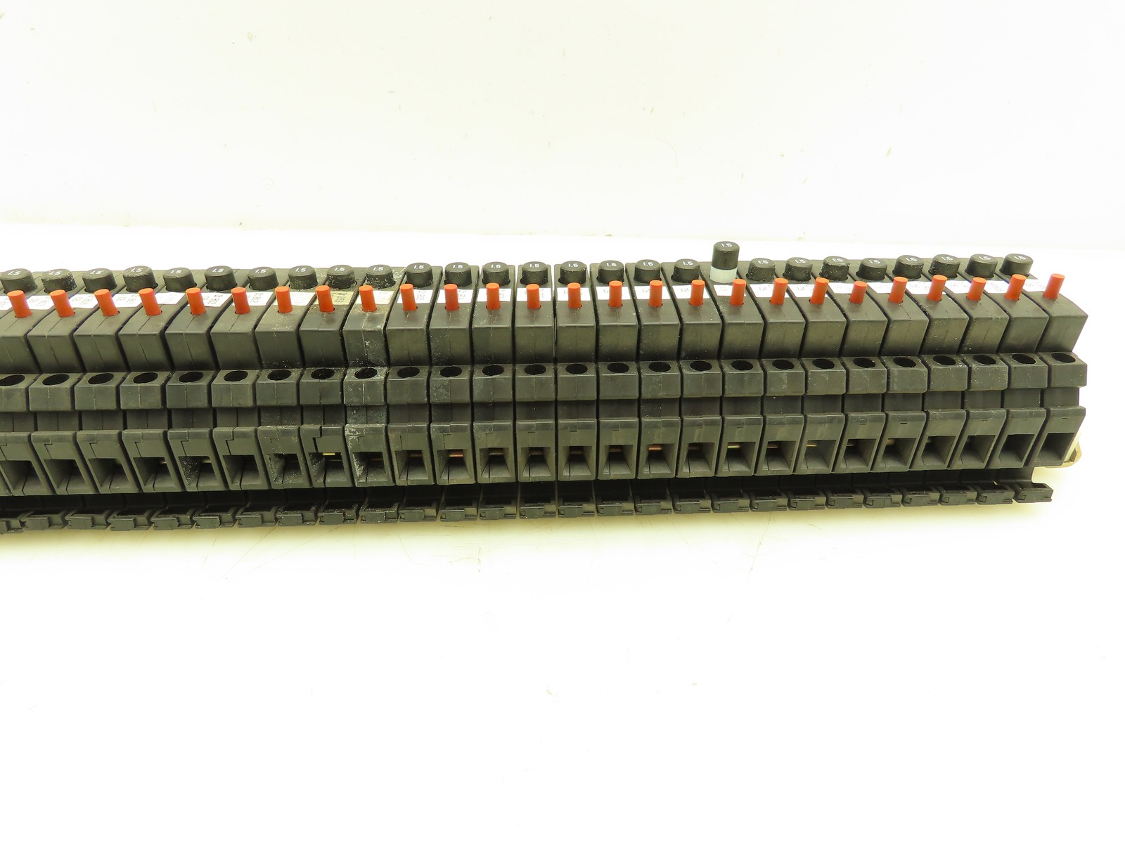 Allen Bradley 1492-GH015 Circuit Breaker Din Rail 250V 1.5A Trip Ser B Lot of 45