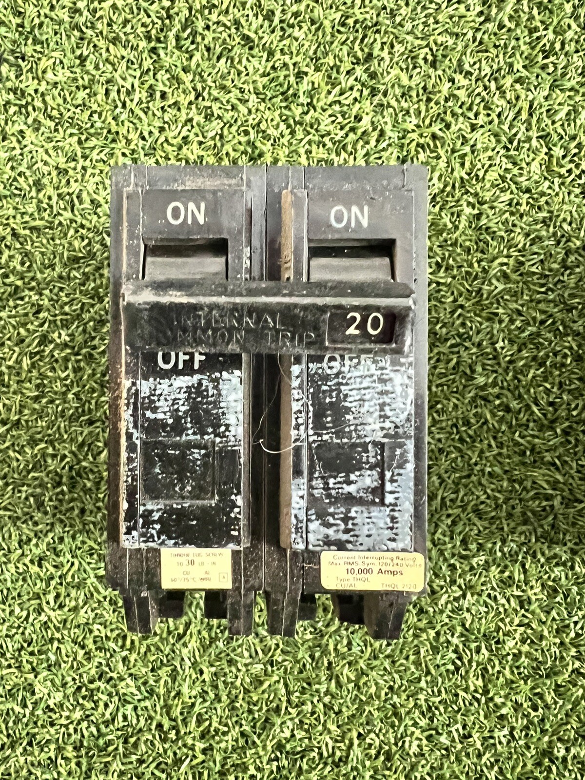 GENERAL ELECTRIC GE THQL2120 20 AMP 2 Pole Circuit Breaker TQL2120 USED