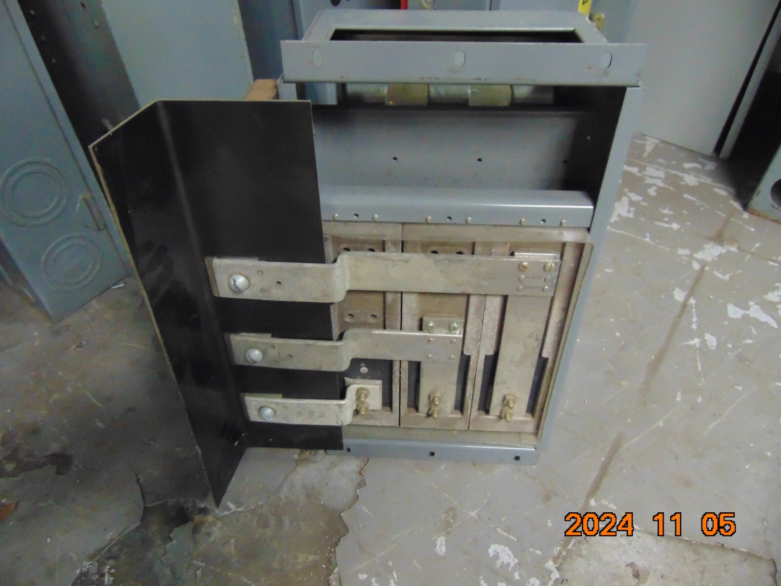 Square D QMB Saflex Unit 400 Amp 3 Pole 600 AC Volts Cat. QMB 3640-MJ MAIN