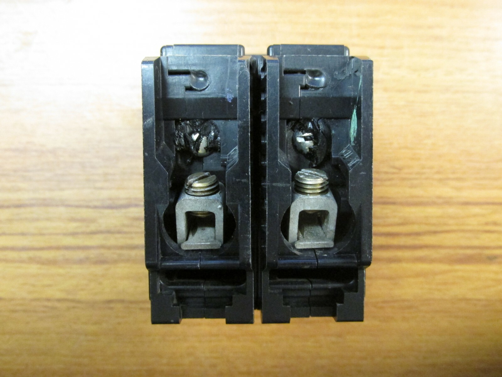 SYLVANIA CIRCUIT BREAKER TYPE C 2 POLE, 30 AMP, CAT# C230 … YI-405