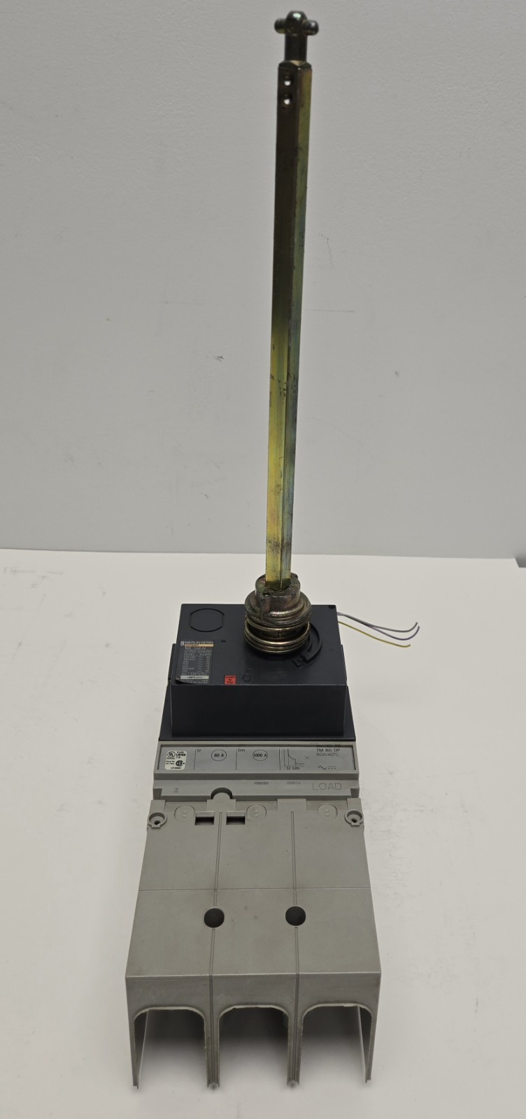 MERLIN GERIN NS100N CIRCUIT BREAKER W/ ON/OFF SWITCH.