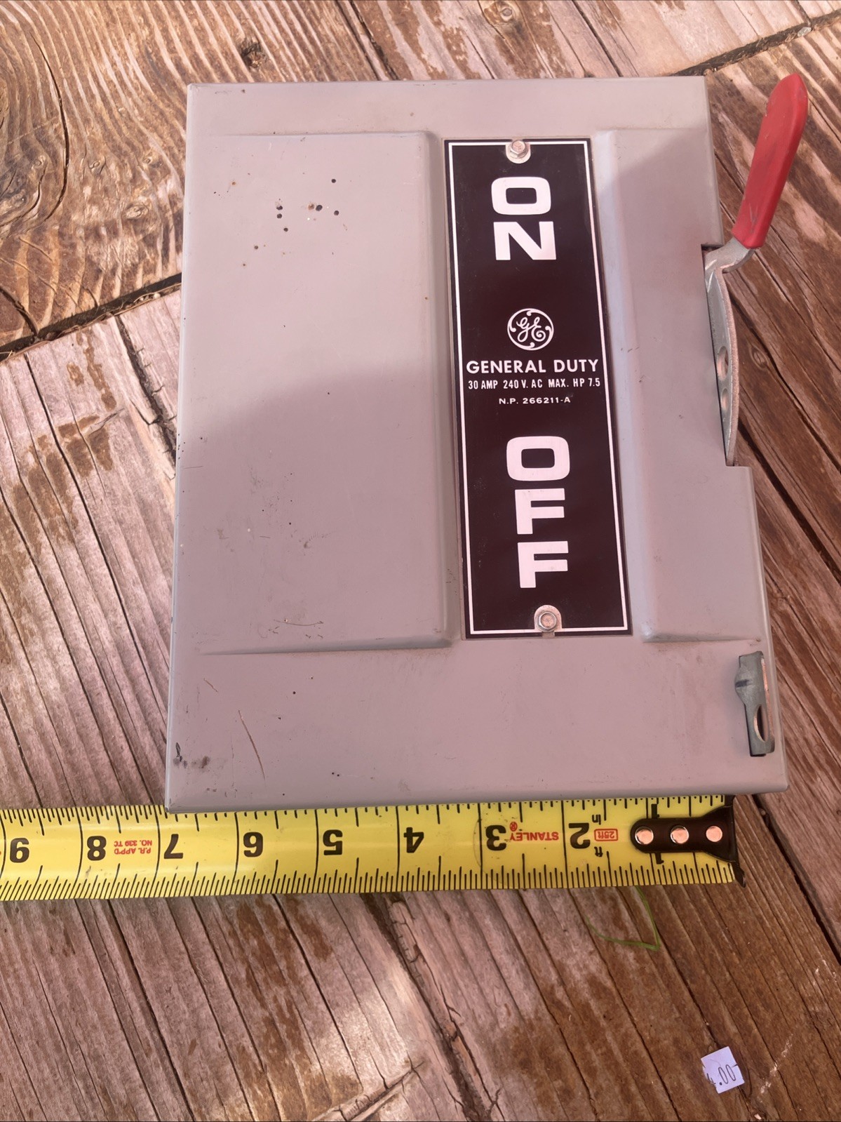 GE General Duty On / Off Switch – Panel Fuse Box – 30 Amp 240 V. AC Max. HP 7.5