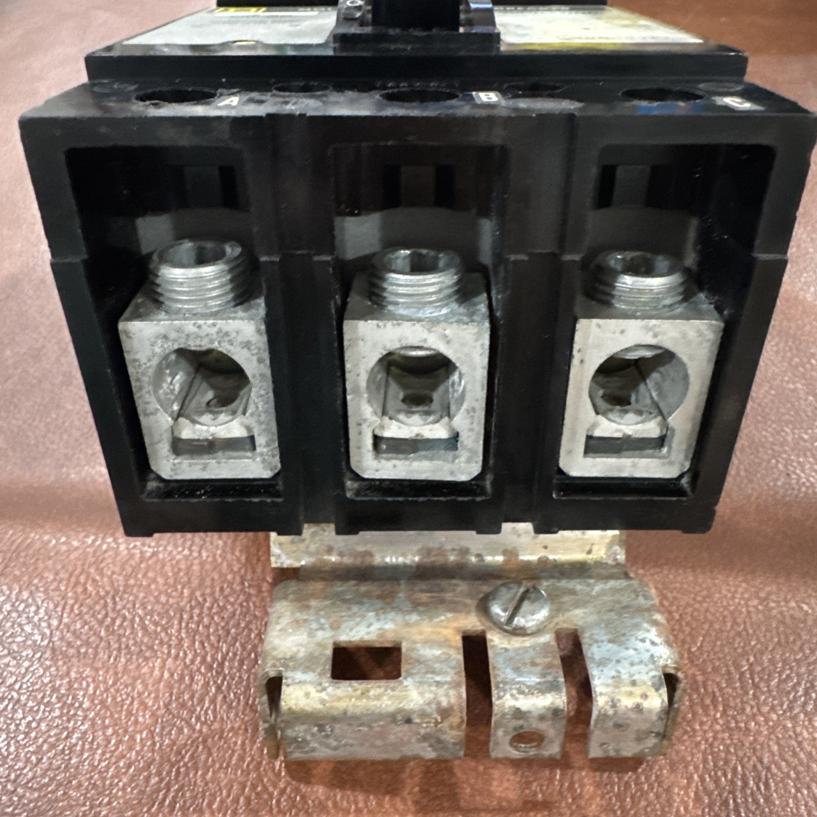 Square D 200 Amp I-Line Circuit Breaker 3 Pole 240 VAC Q232200 3P 200A