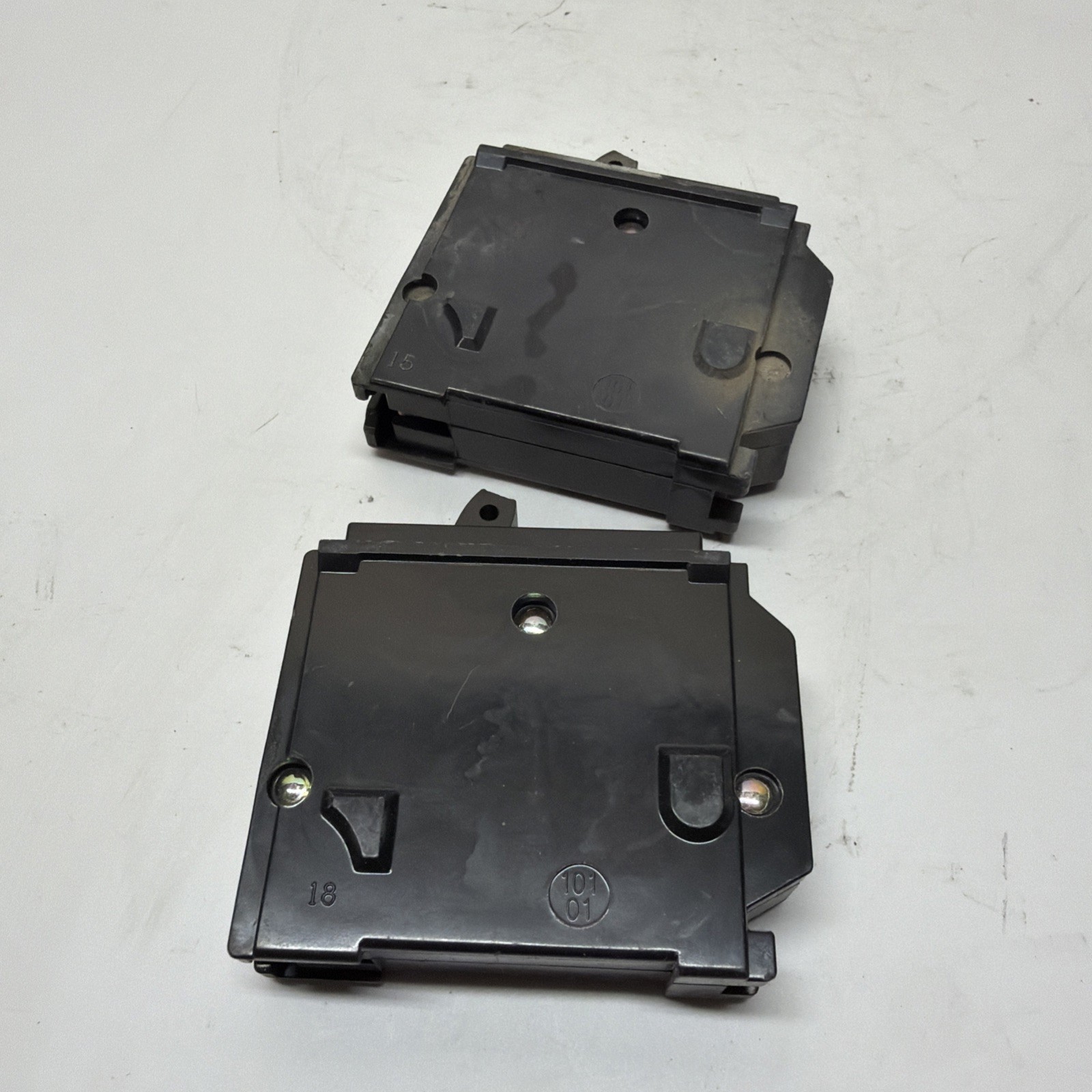 Lot Of 2 Homeline 20 Amp One-Pole Circuit Breaker HOM120CP, Square D Breakers