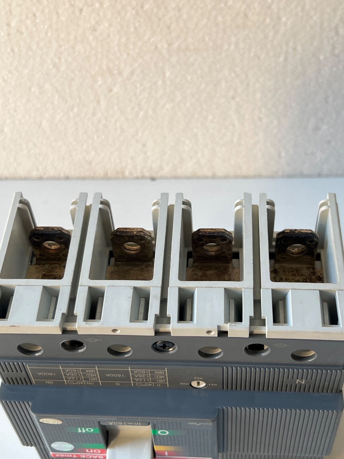 ABB SACE TMAX T3 N 250 1SDA051304R1 CIRCUIT BREAKER