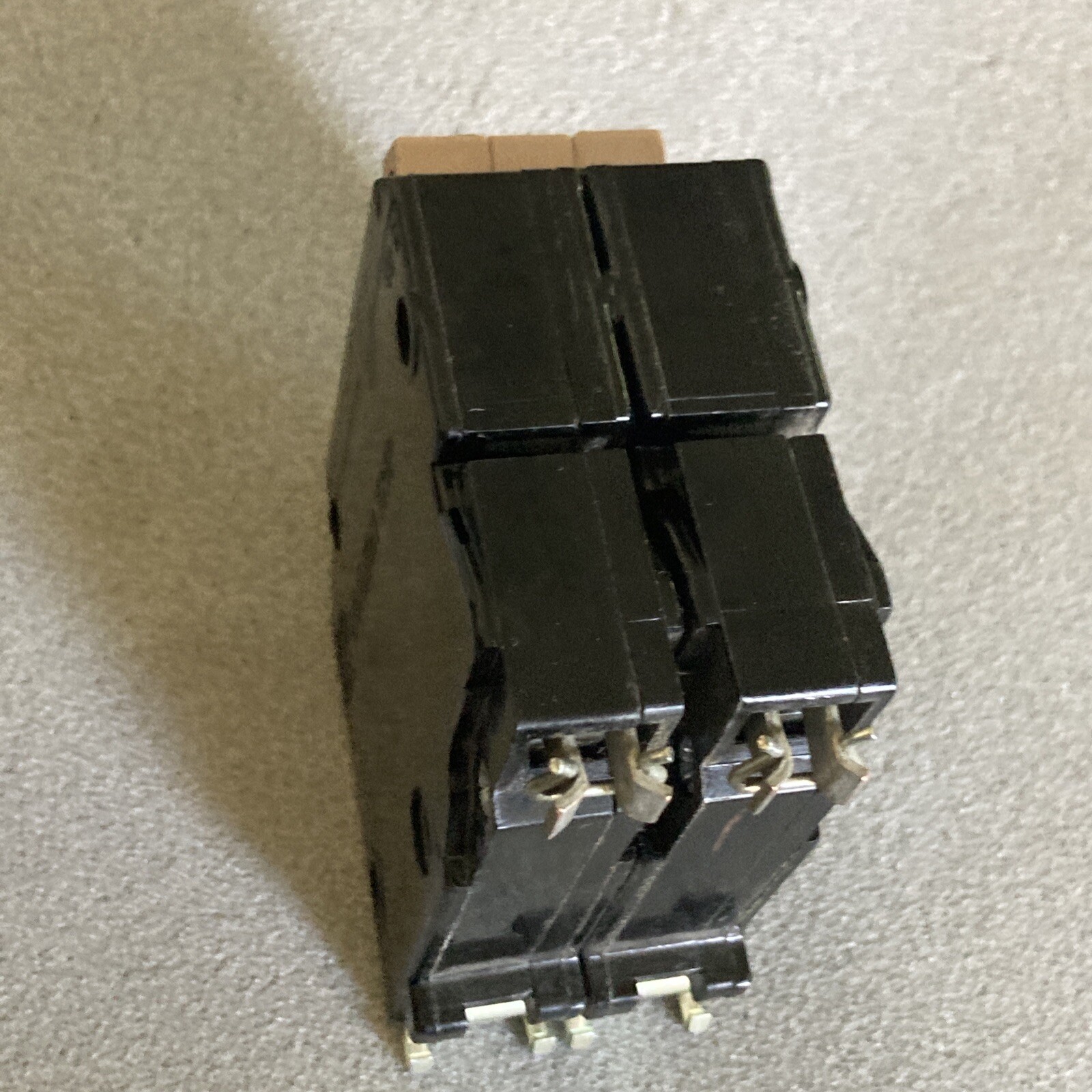 Cutler Hammer CH240 Circuit Breaker CH-240 CHF240 CH10240 Metal Foot HALF NOTCH
