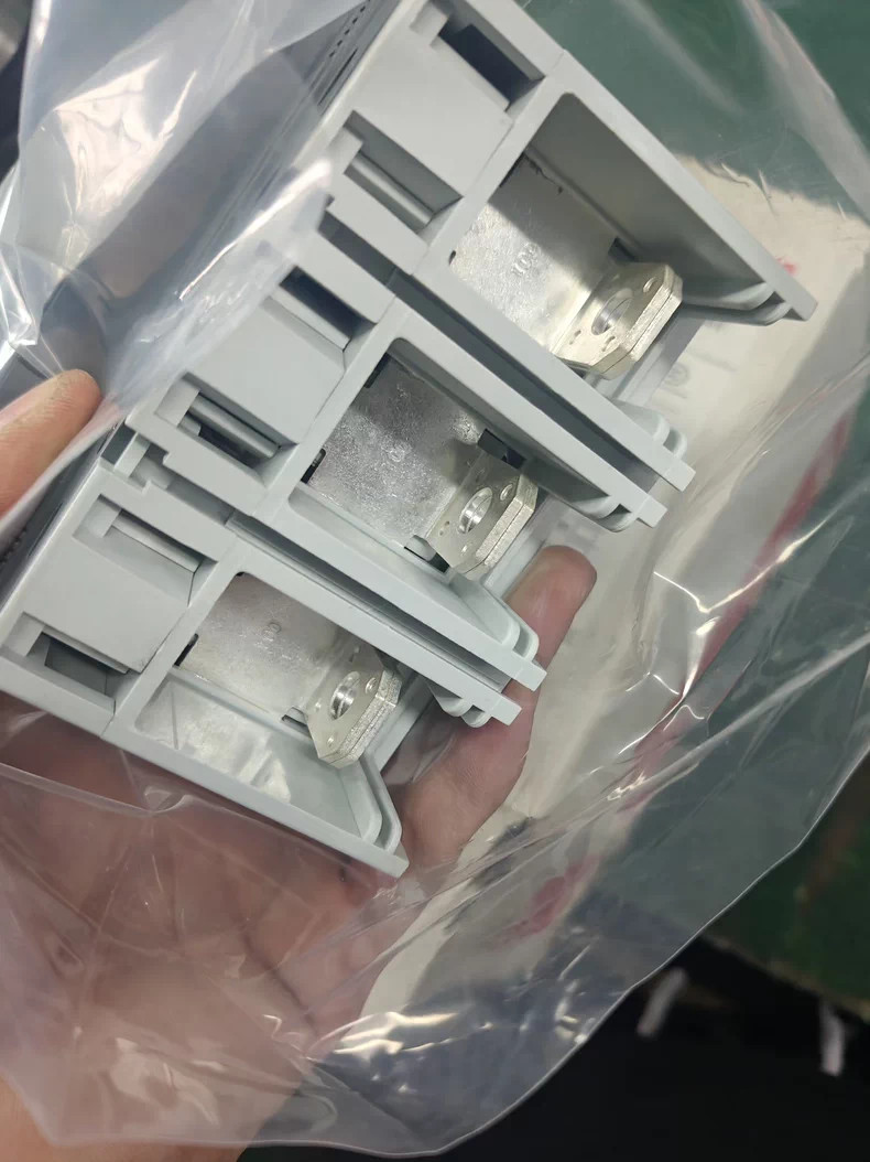 1Pcs New 1SDA051247R1 T3N250 TMD250/2500 F F 3P Molded Case Circuit Breaker