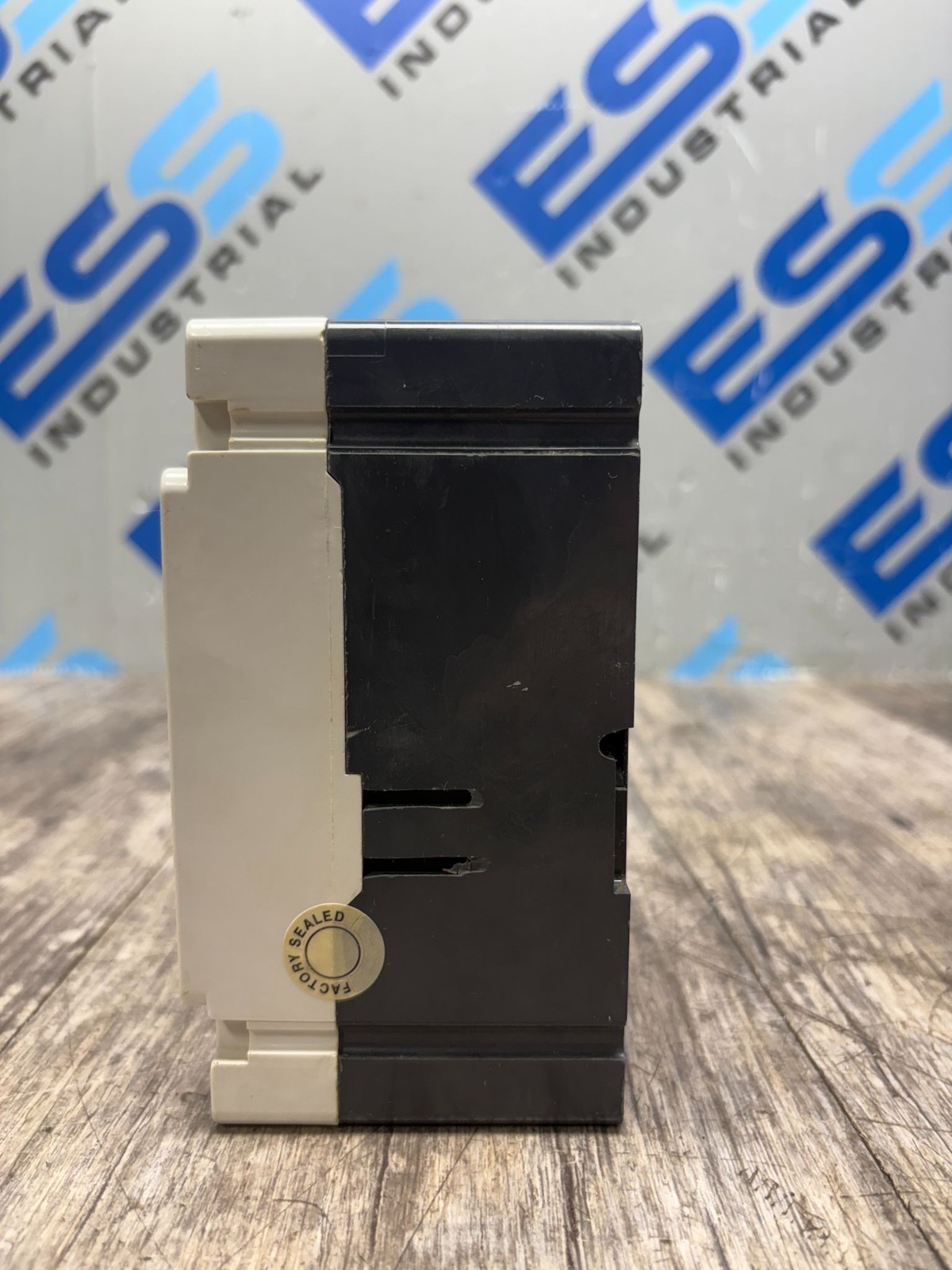 EATON EDB3200BP10 EDB22K 200A 3 POLE MOLDED CASE CIRCUIT BREAKER