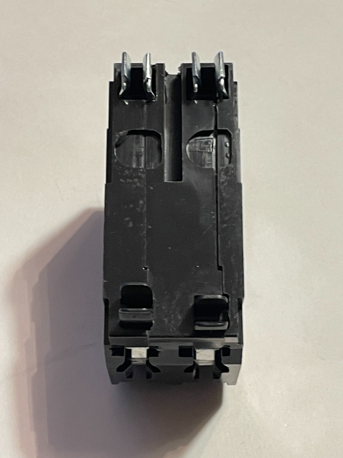 Unbranded Compact 40 Amp Plug-In Single Pole Circuit Breaker – Easy Installation