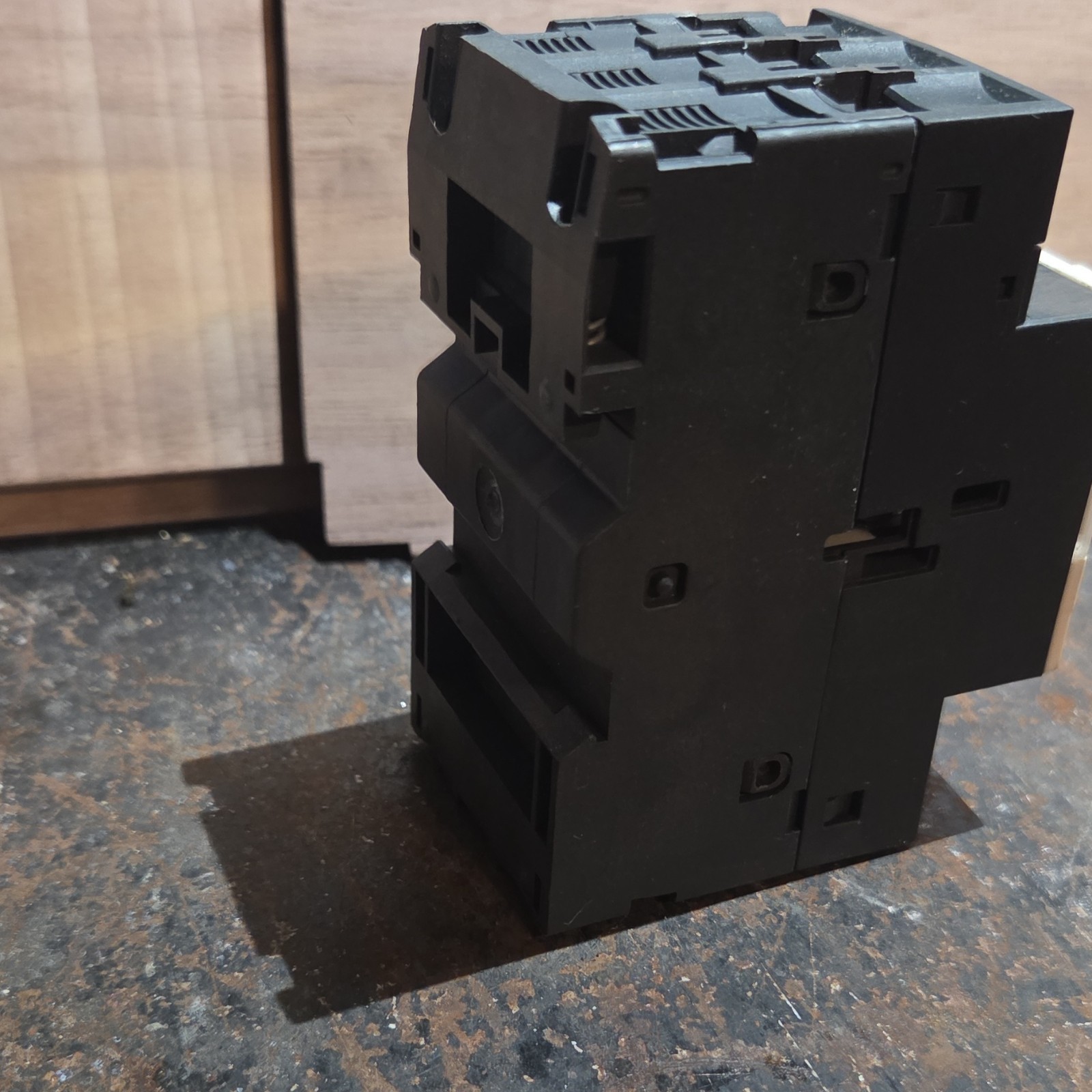 Telemecanique GV2ME08 Motor Circuit Breaker 2.5-4A 3-Pole DIN Rail 400/415V 690V