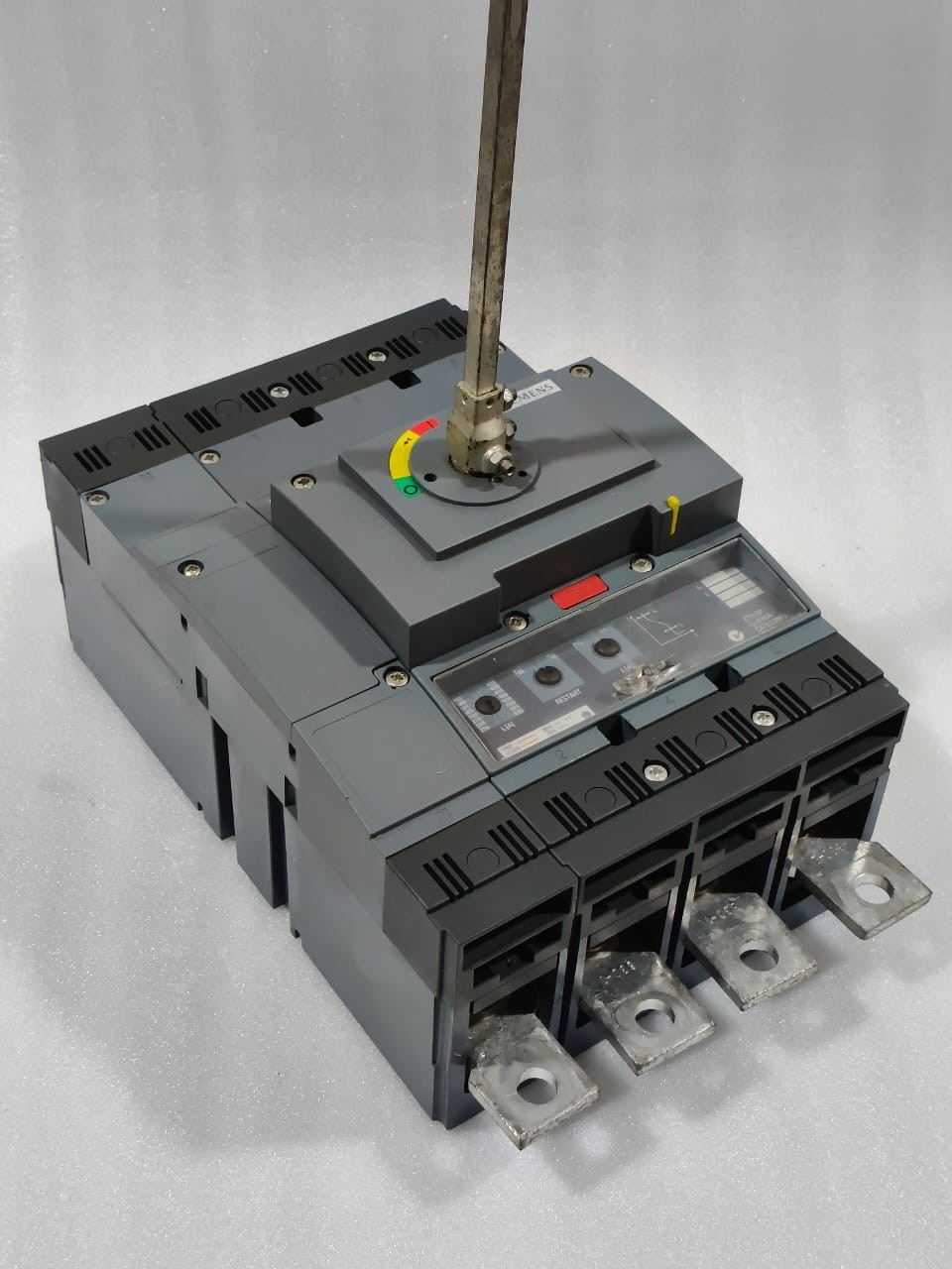 SIEMENS 3VT3 3VT9363-6ACOO CIRCUIT BREAKER 630AMP 4POLE 3VT3 FREE FAST SHIPPING