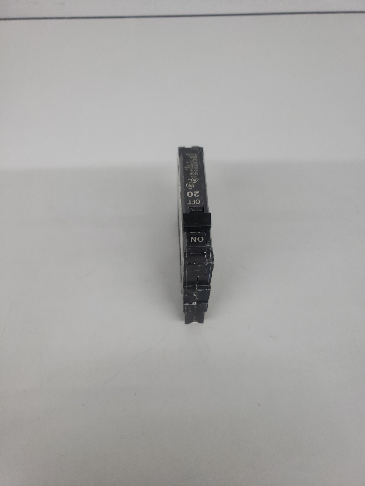 1- GE THQP120 Circuit Breaker NNT 20 Amp 1 Pole 120V Thin Breaker Plug-On NOS