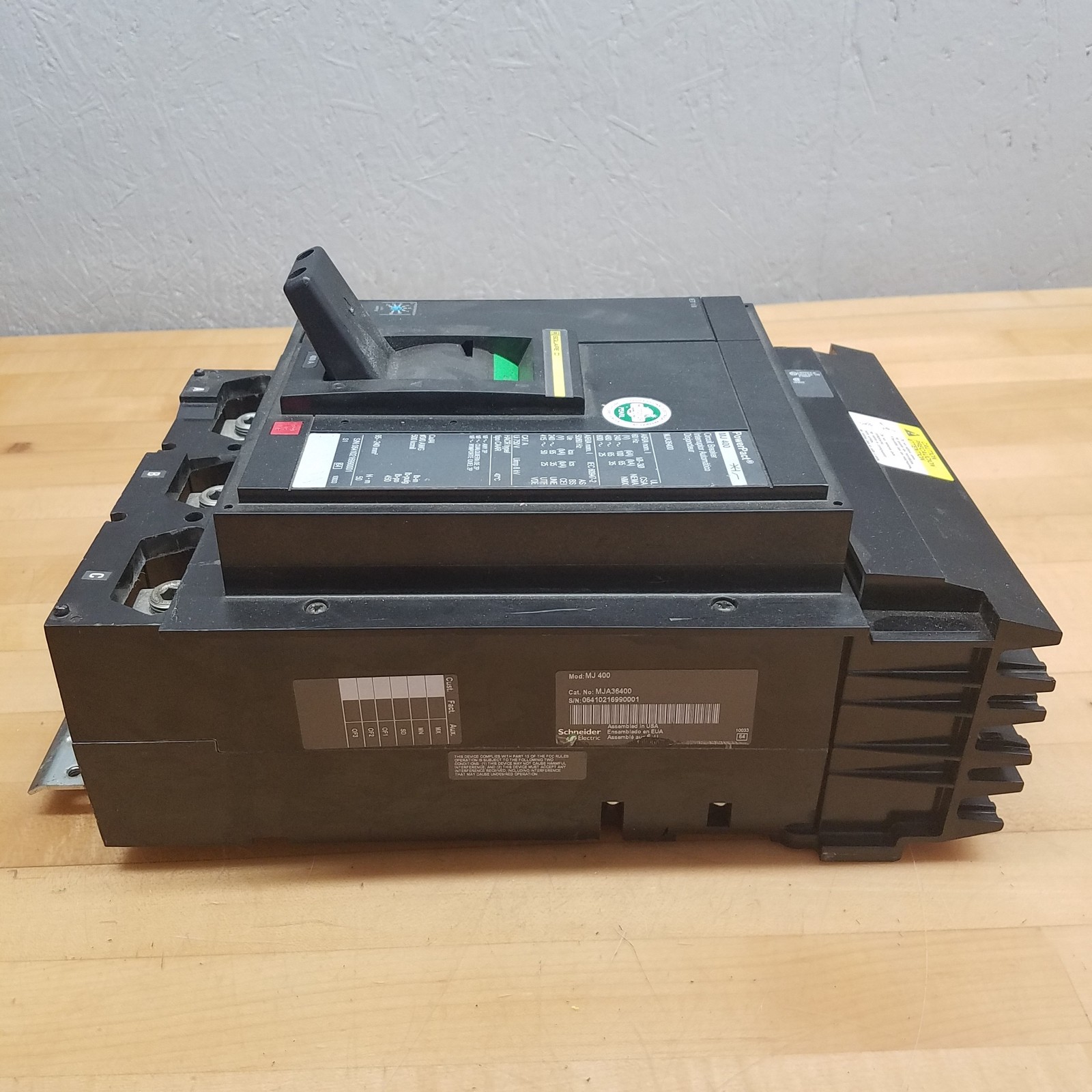 Square D MJA36400 PowerPact Circuit Breaker, 400A, 50/60Hz, 3 Pole, 600V – USED