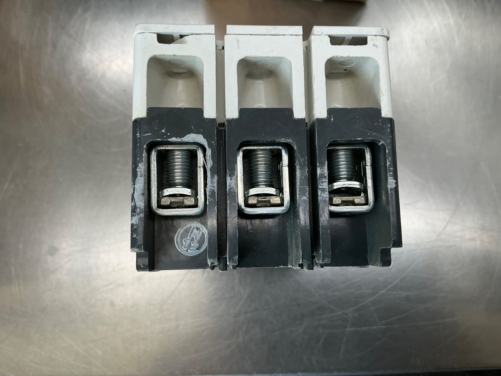 Eaton HMCPE030H1C Circuit Breaker 3-Pole, 30a